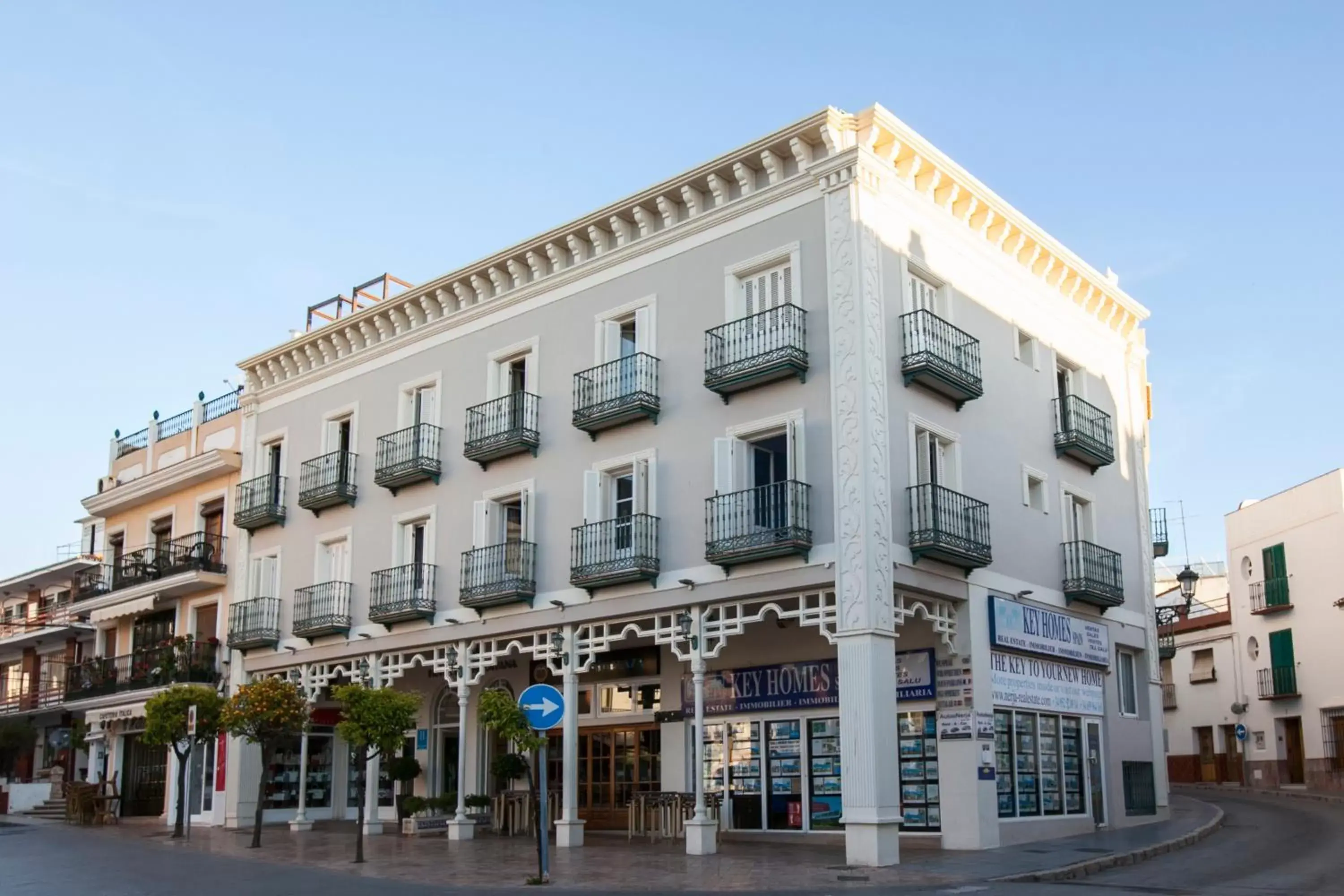 Facade/entrance, Property Building in Hotel Plaza Cavana