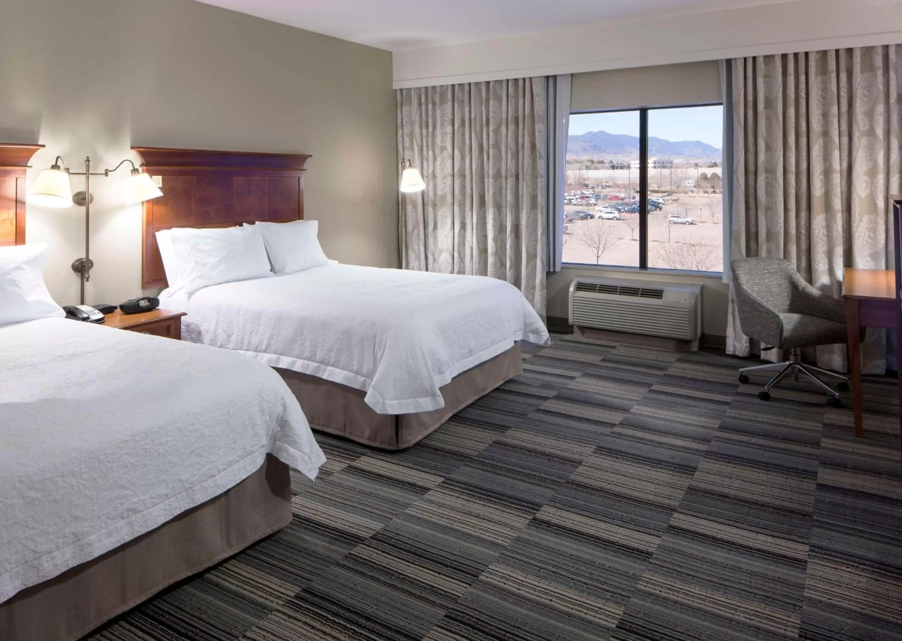Bedroom, Bed in Hampton Inn & Suites Colorado Springs/I-25 South