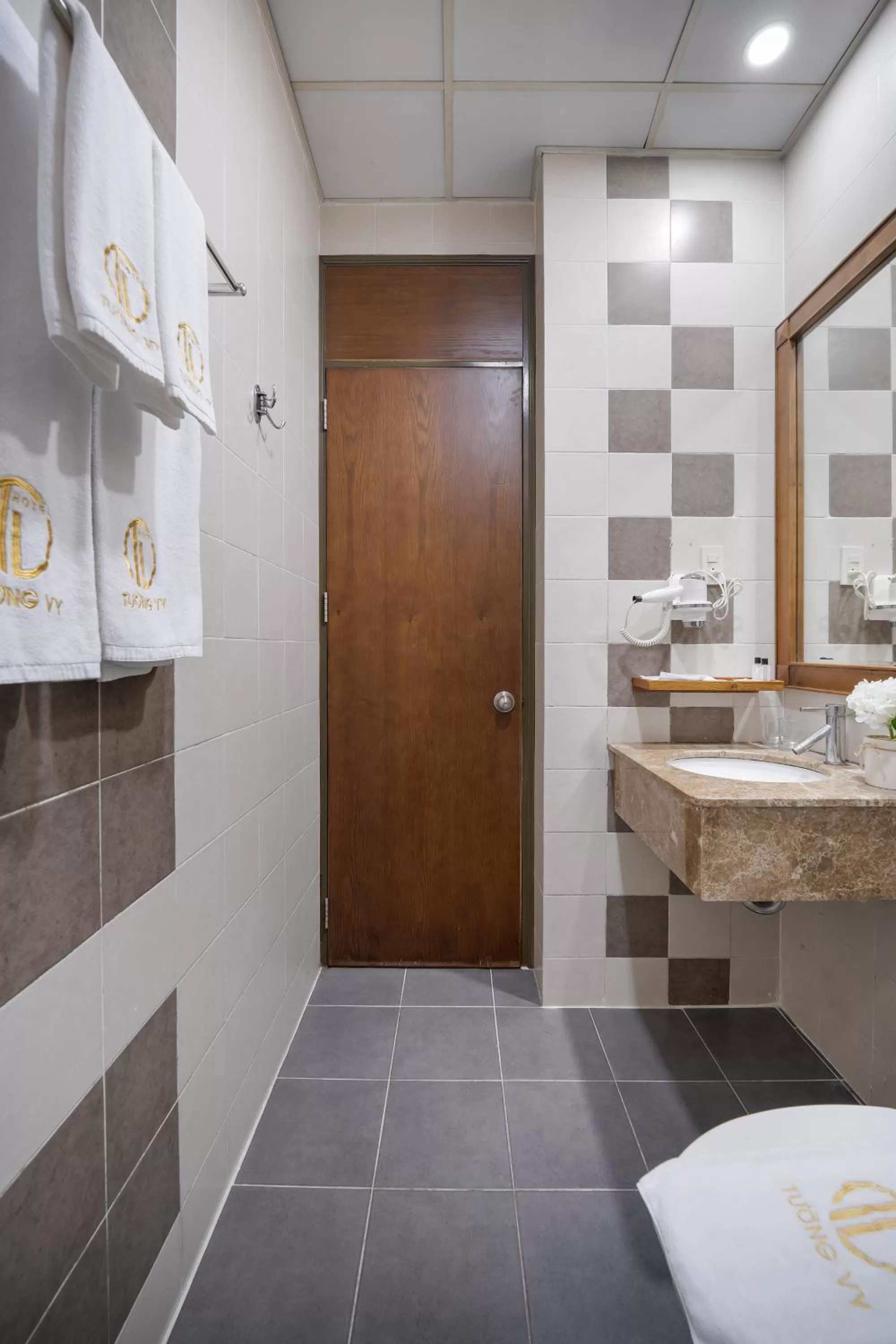 Bathroom in Tuong Vy Ben Thanh Hotel