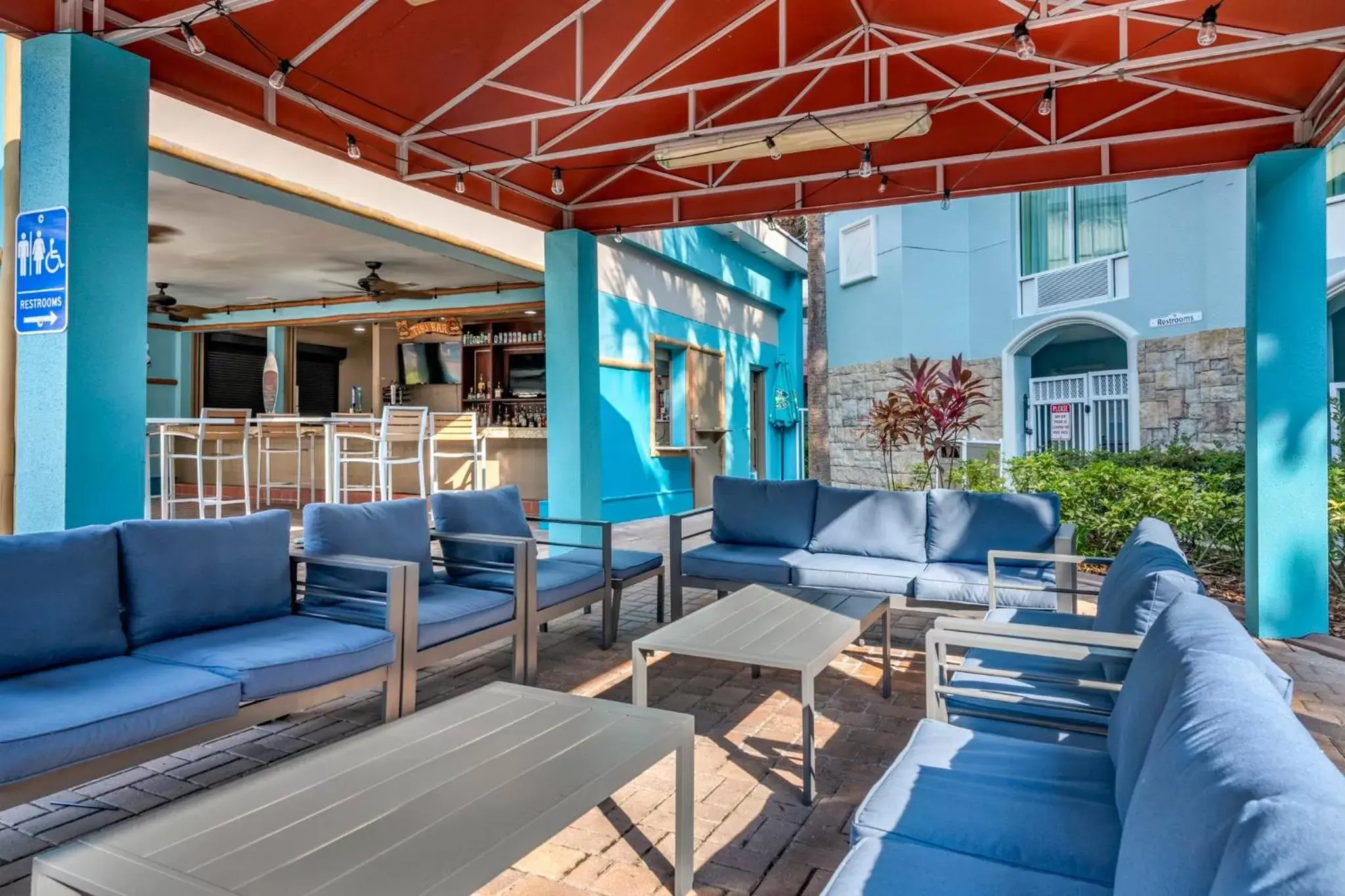 Lounge or bar in Holiday Inn Resort Orlando - Lake Buena Vista, an IHG Hotel