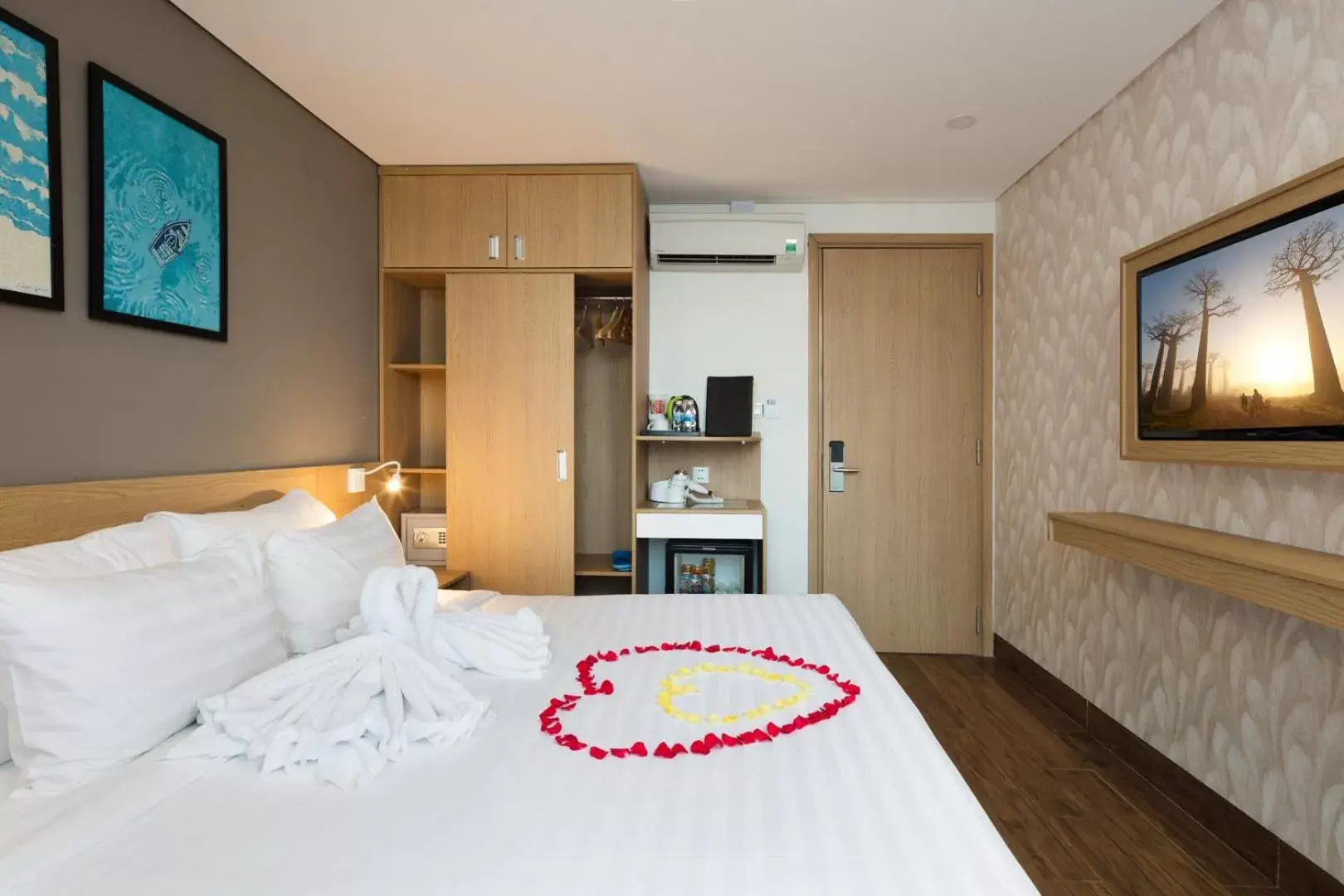 Bedroom, Bed in Smile Hotel Nha Trang Bedroom, Bed in Smile Hotel Nha Trang
