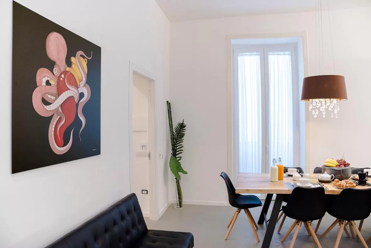 Dining area in A Misura Duomo Rooms & Apartment - LS Accommodations