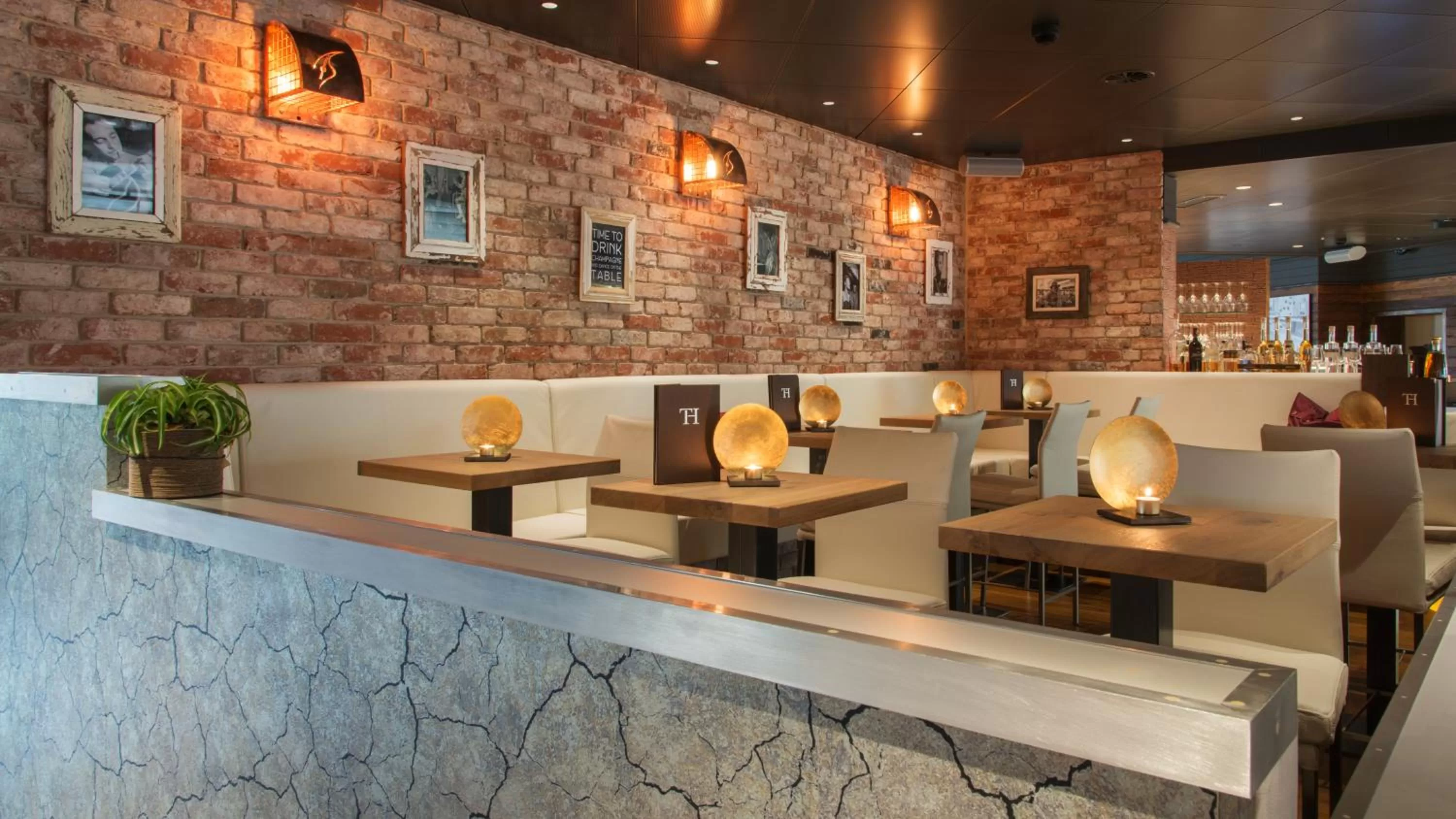 Restaurant/places to eat in Boutiquehotel Thessoni Classic & Self service Residence Home Zürich