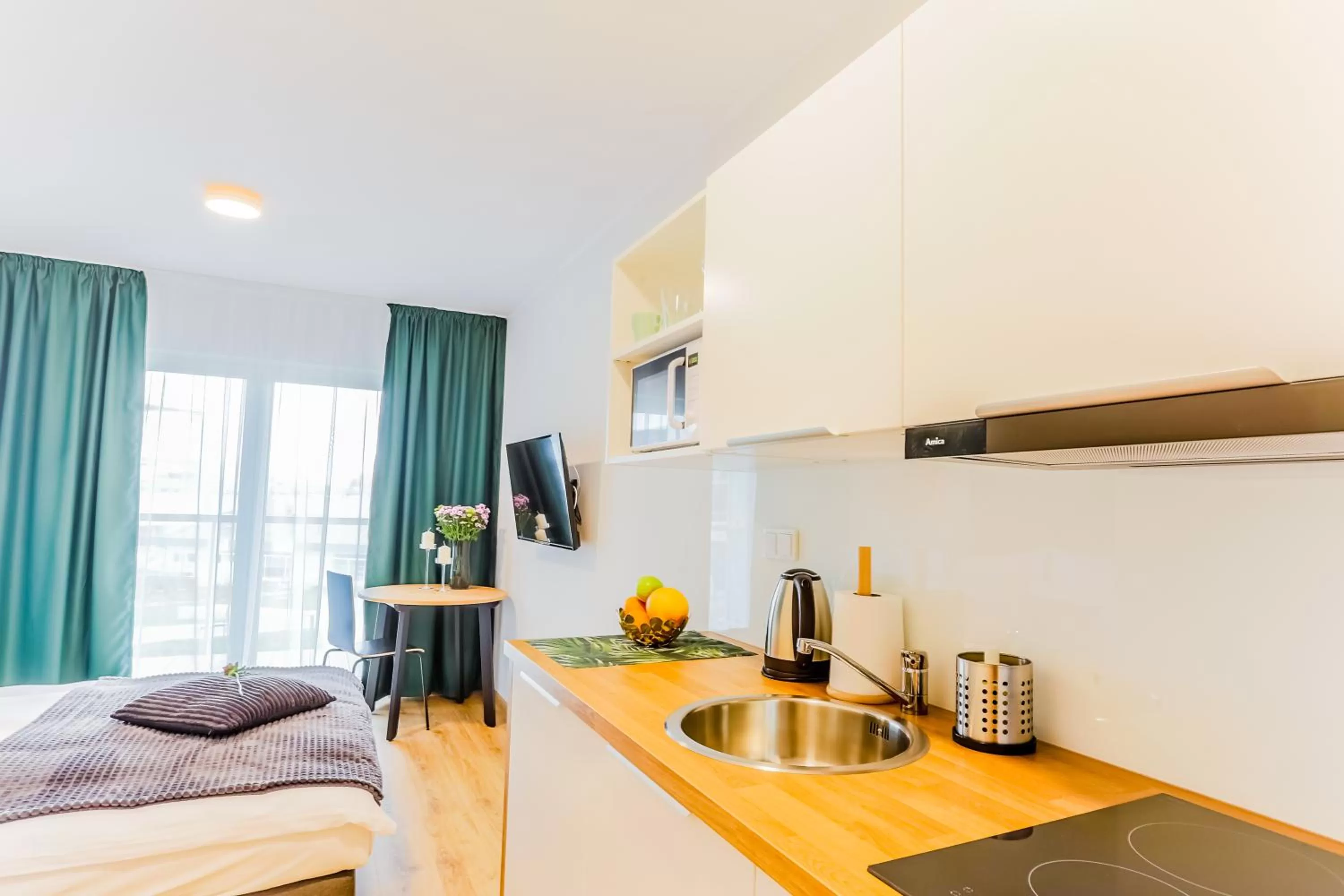 Kitchen or kitchenette, Kitchen/Kitchenette in COIN Apartamenty Krakowska