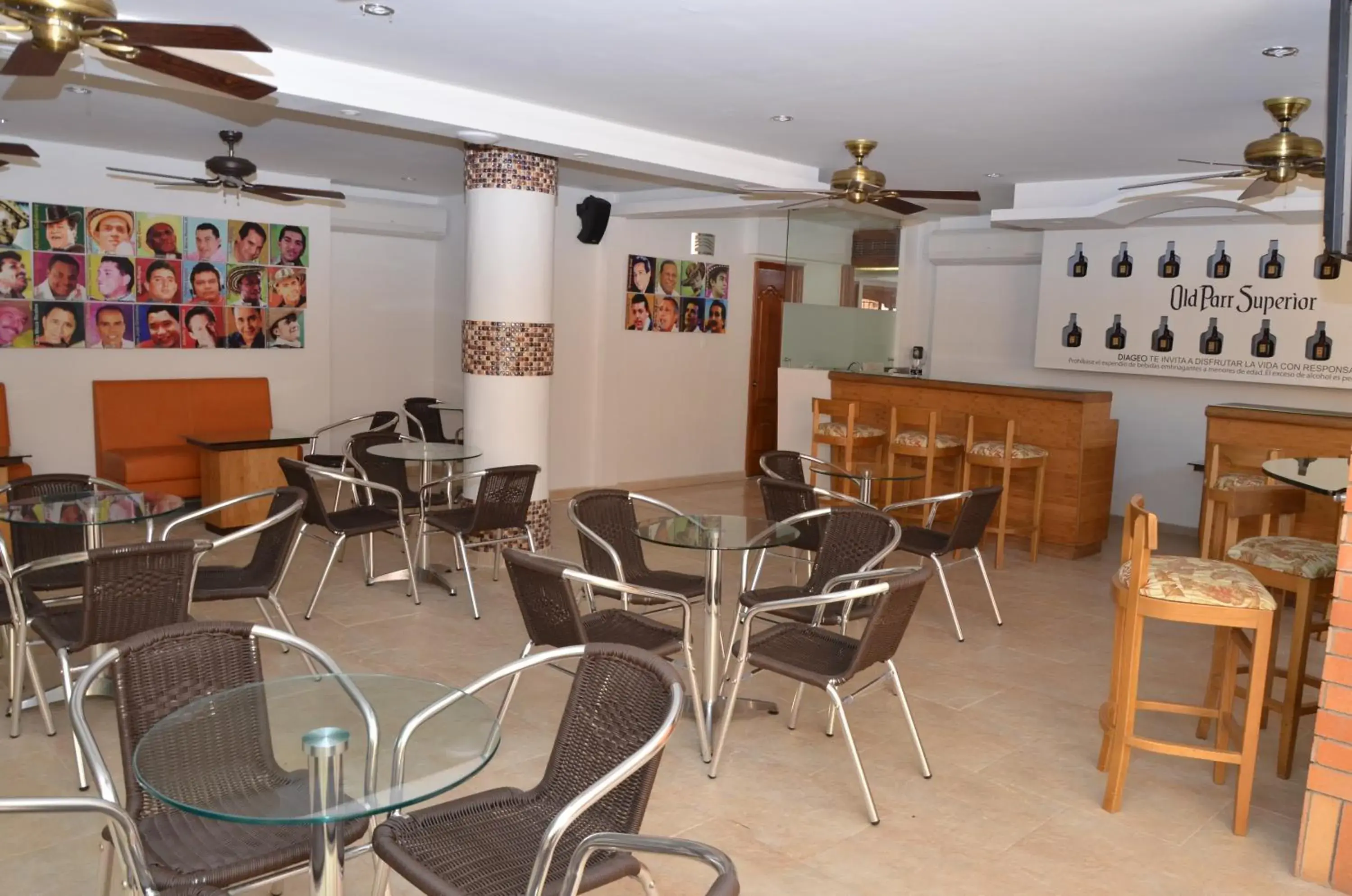 Lounge or bar, Restaurant/Places to Eat in Hotel Tativan