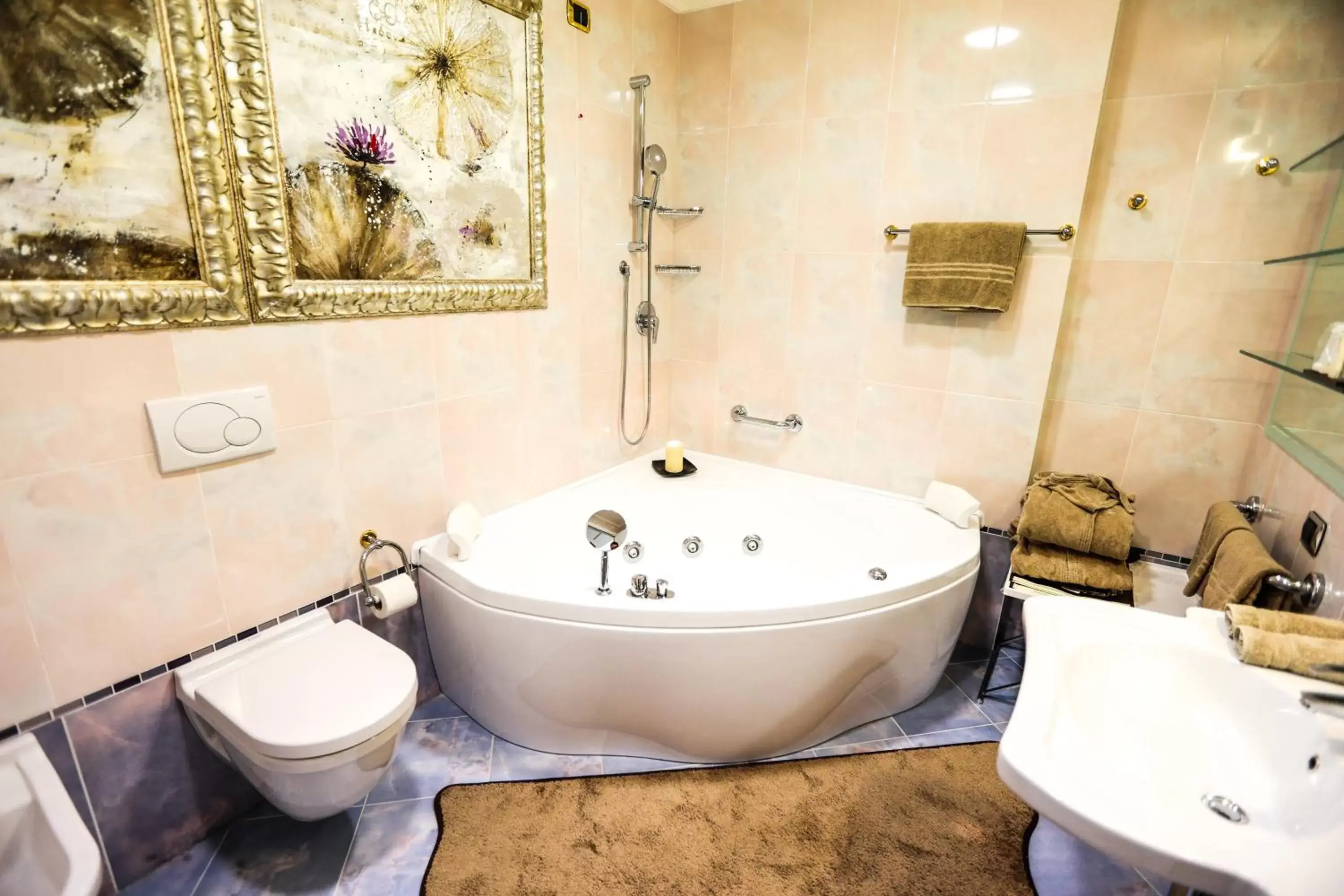 Bathroom in Ròseo Euroterme Wellness Resort