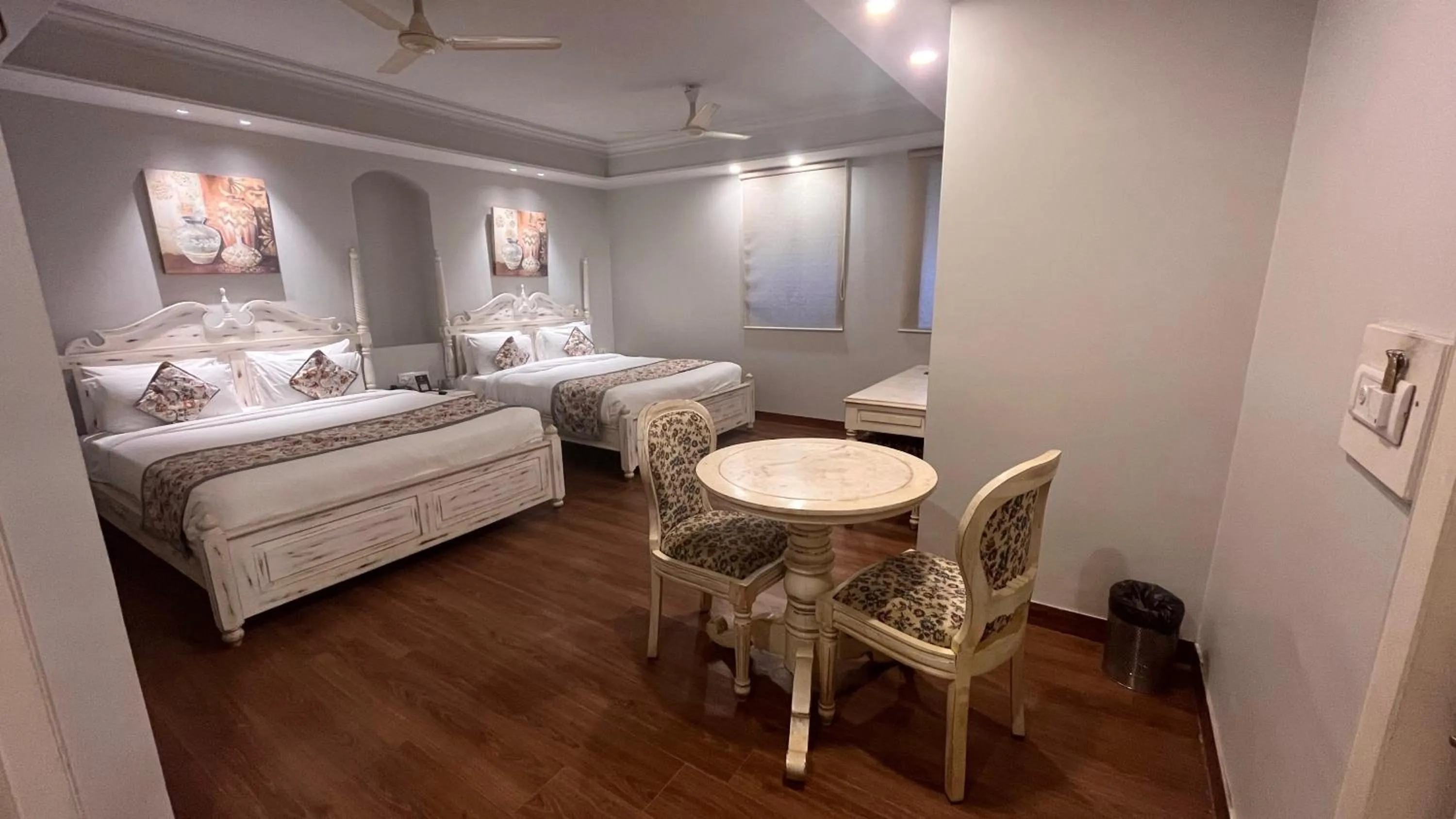 Family, Bed in Ratnawali – A Vegetarian Heritage Hotel