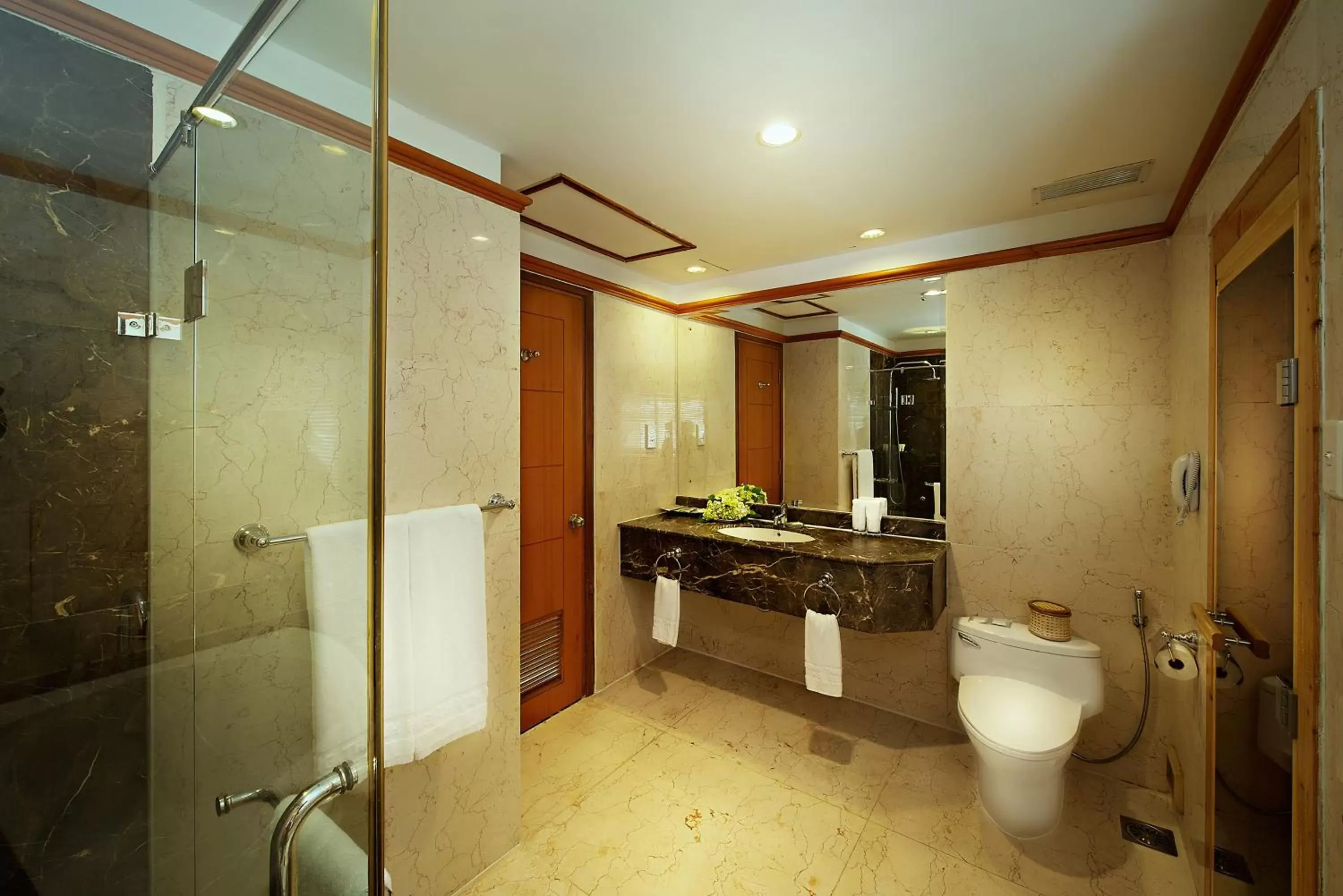 Bathroom in Muong Thanh Holiday Da Lat Hotel