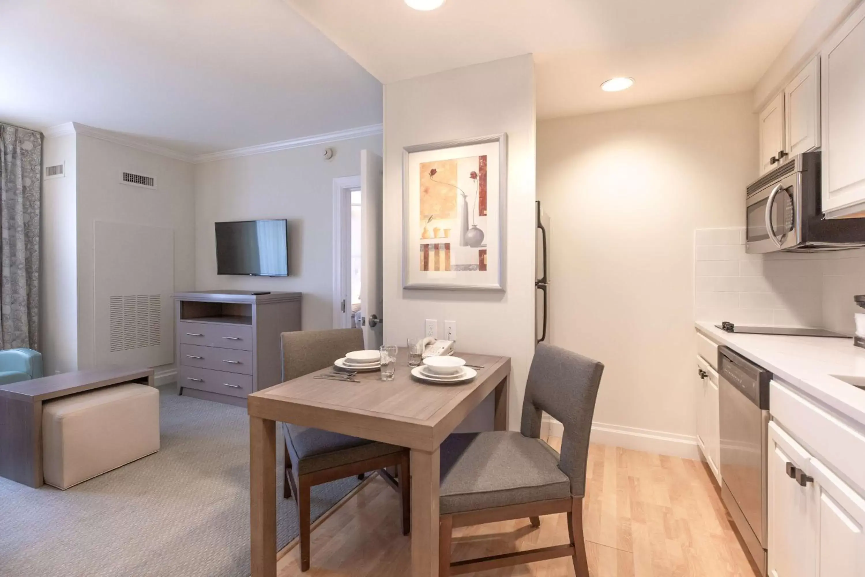 Living room, Dining Area in Homewood Suites by Hilton Palm Beach Gardens