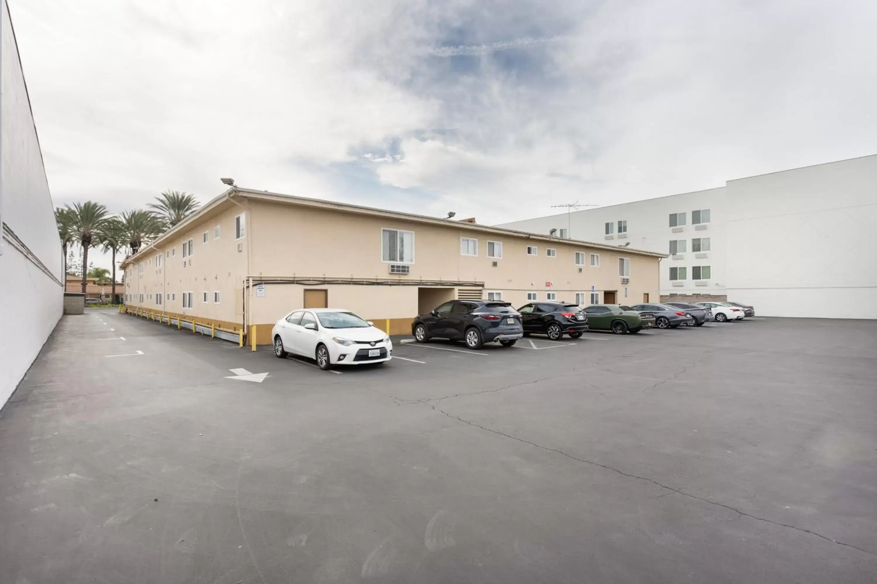 Parking, Property Building in Americas Best Value Inn & Suites Anaheim