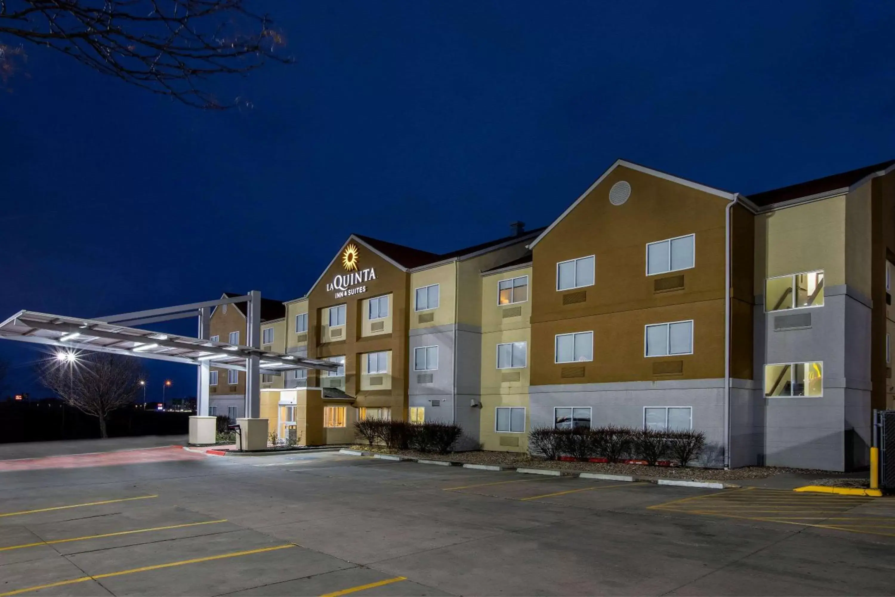 Property Building in La Quinta Inn & Suites by Wyndham Emporia