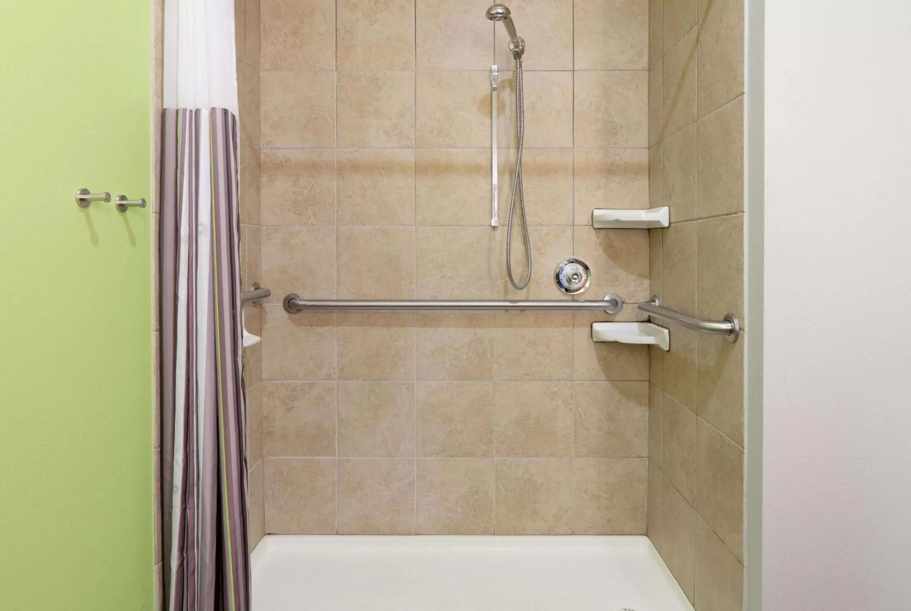 Shower, Bathroom in La Quinta by Wyndham Tyler South