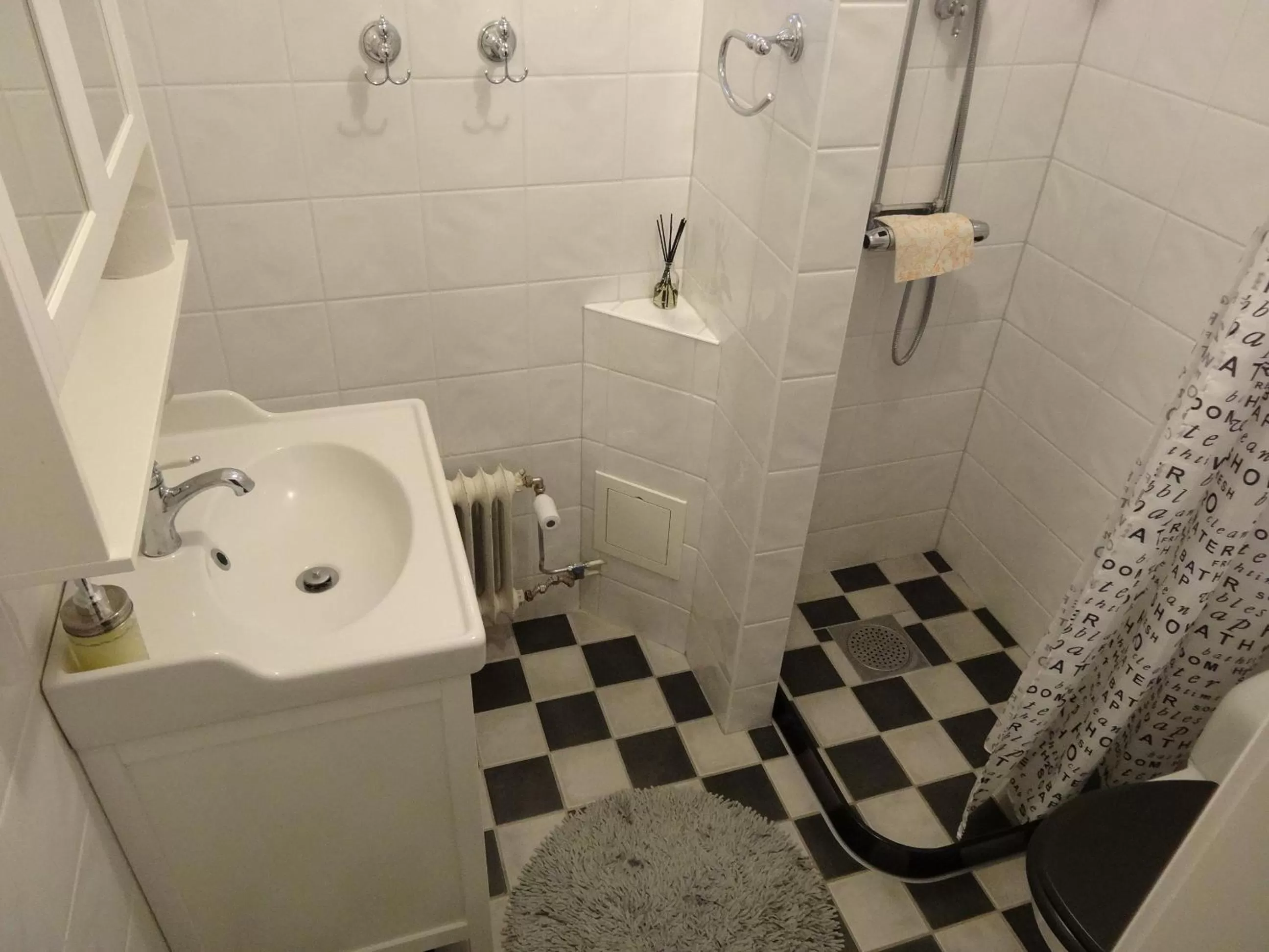 Photo of the whole room in Gröna Lena