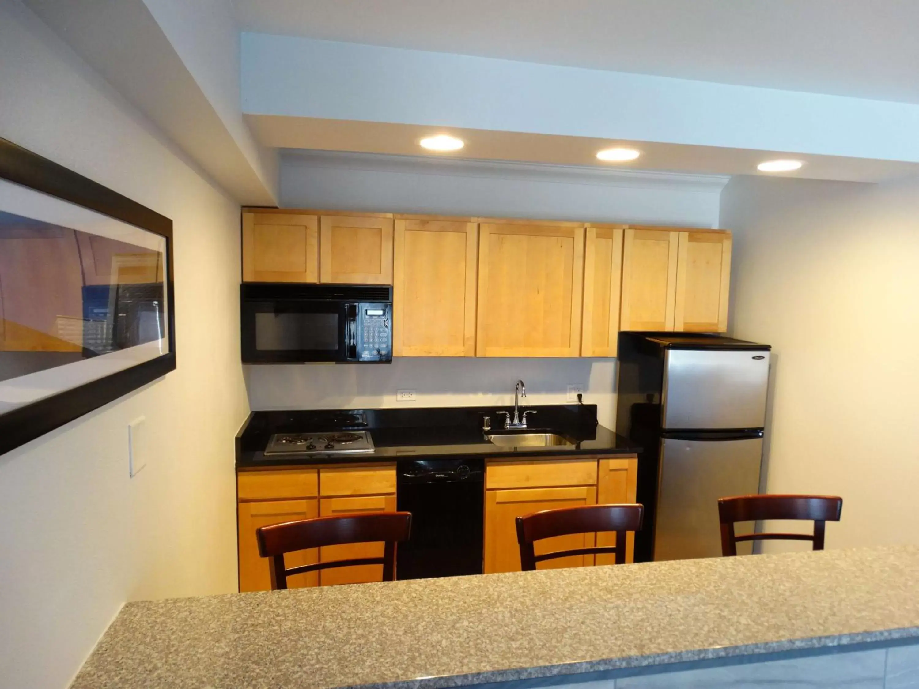 Photo of the whole room, Kitchen/Kitchenette in Best Western Premier Denver East