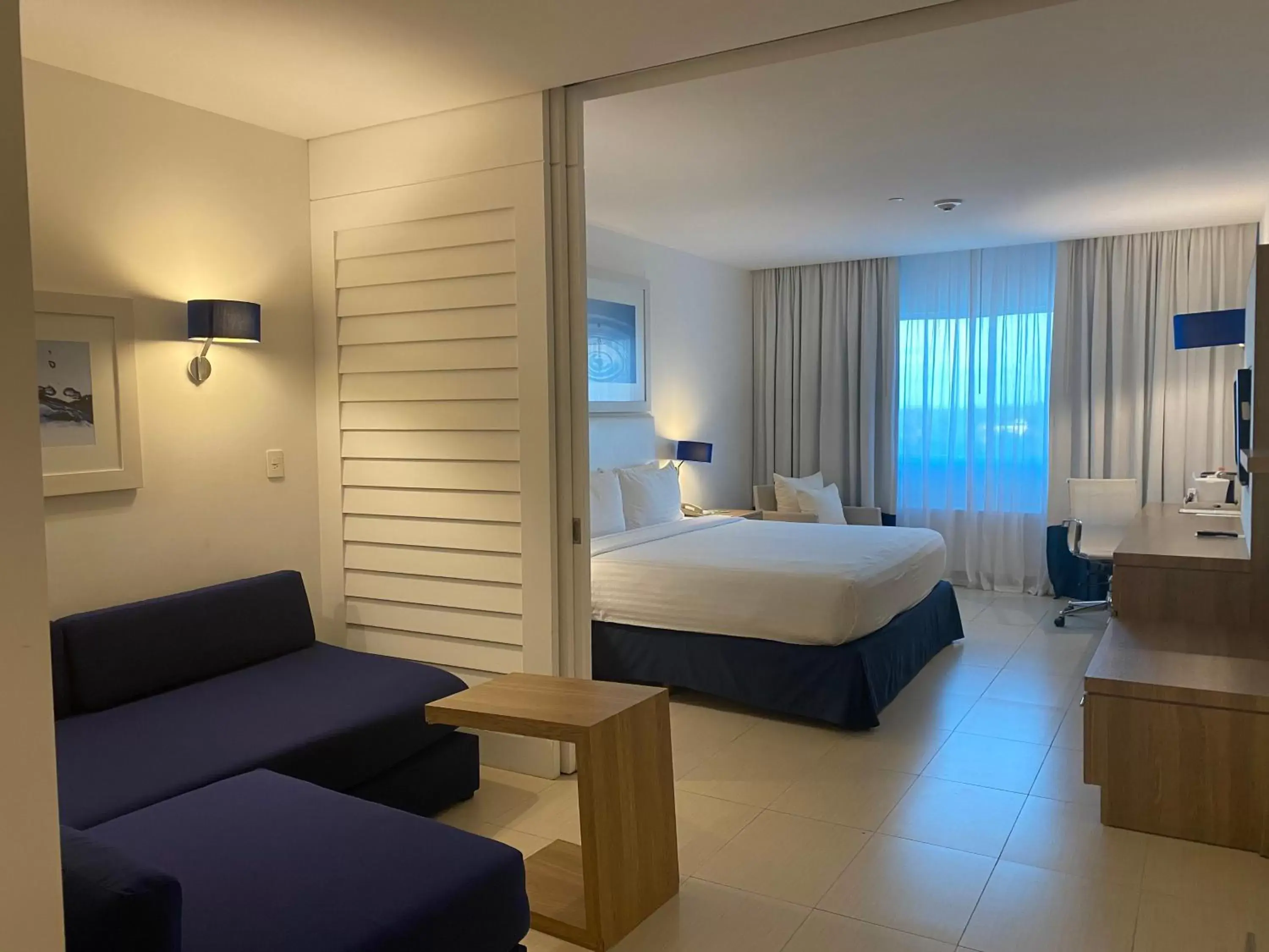 Photo of the whole room in Holiday Inn Acapulco La Isla, an IHG Hotel