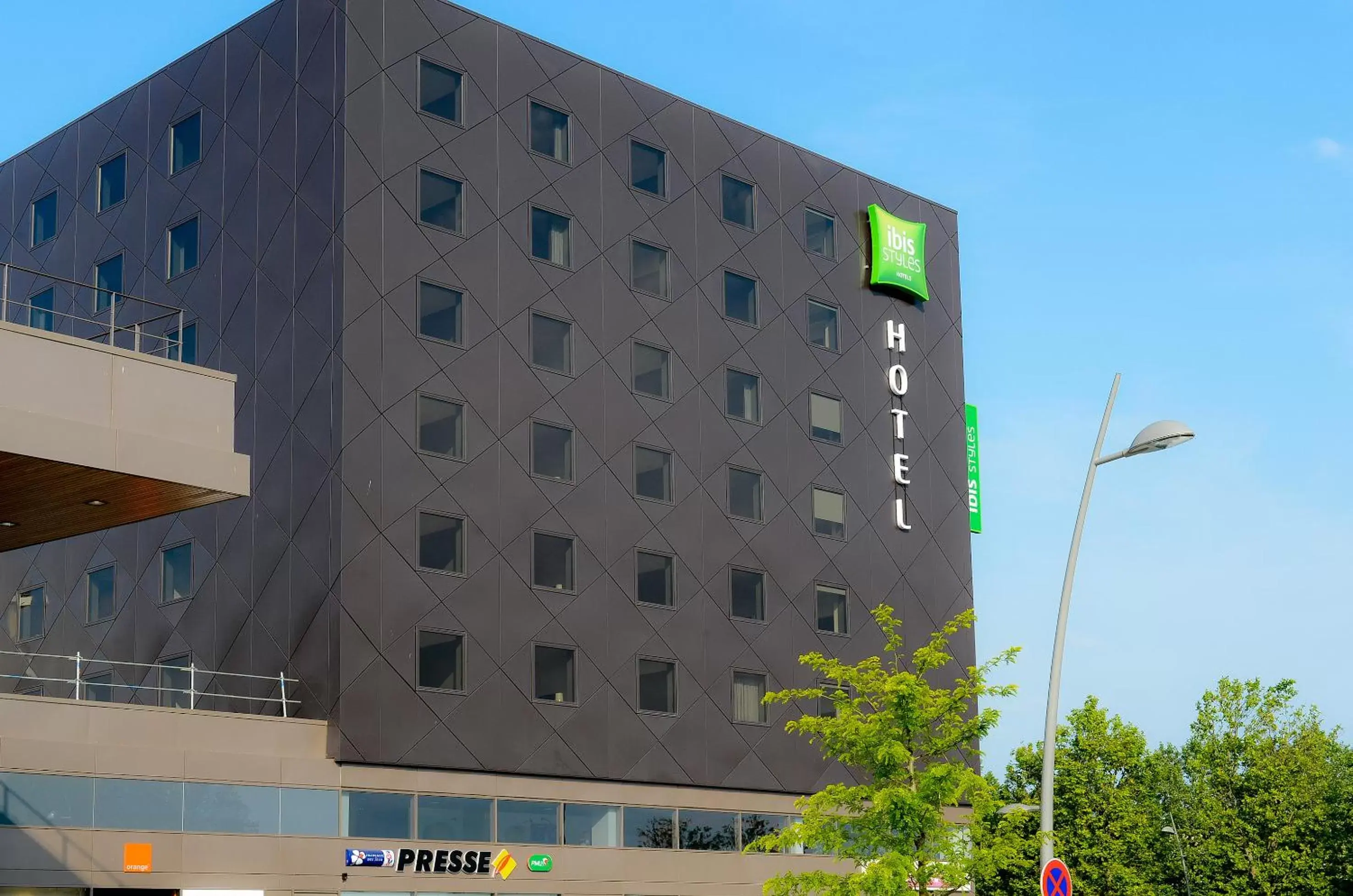 Facade/entrance, Property Building in ibis Styles Caen centre gare