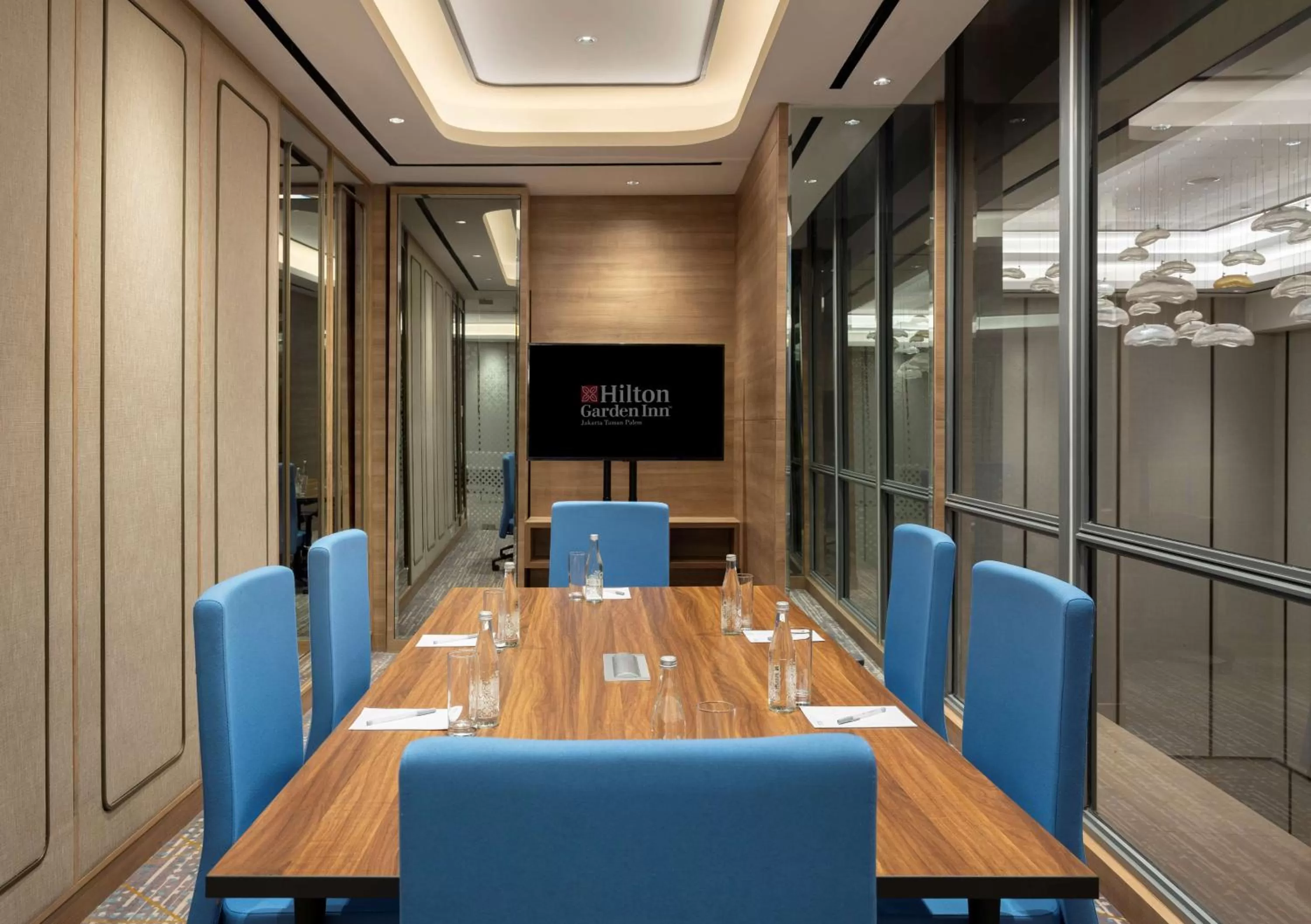 TV and multimedia in Hilton Garden Inn Jakarta Taman Palem