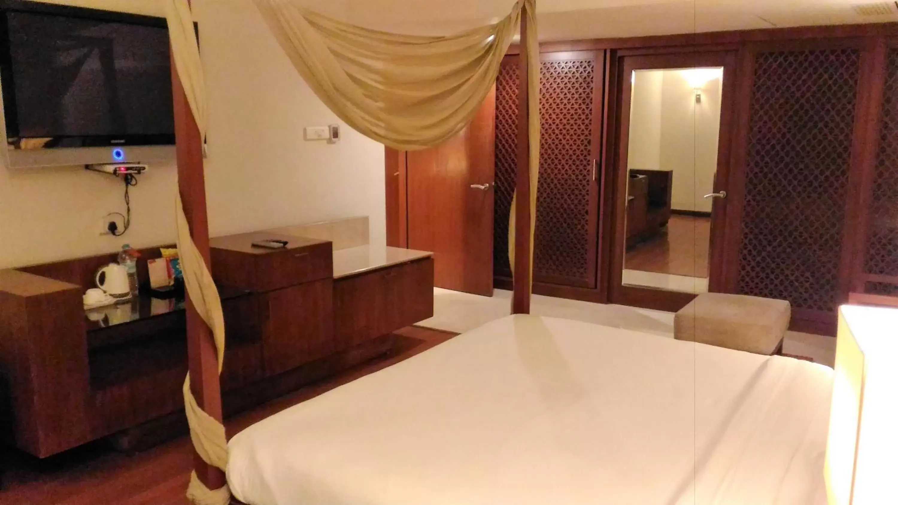 Bedroom, Bed in Taj Tristar