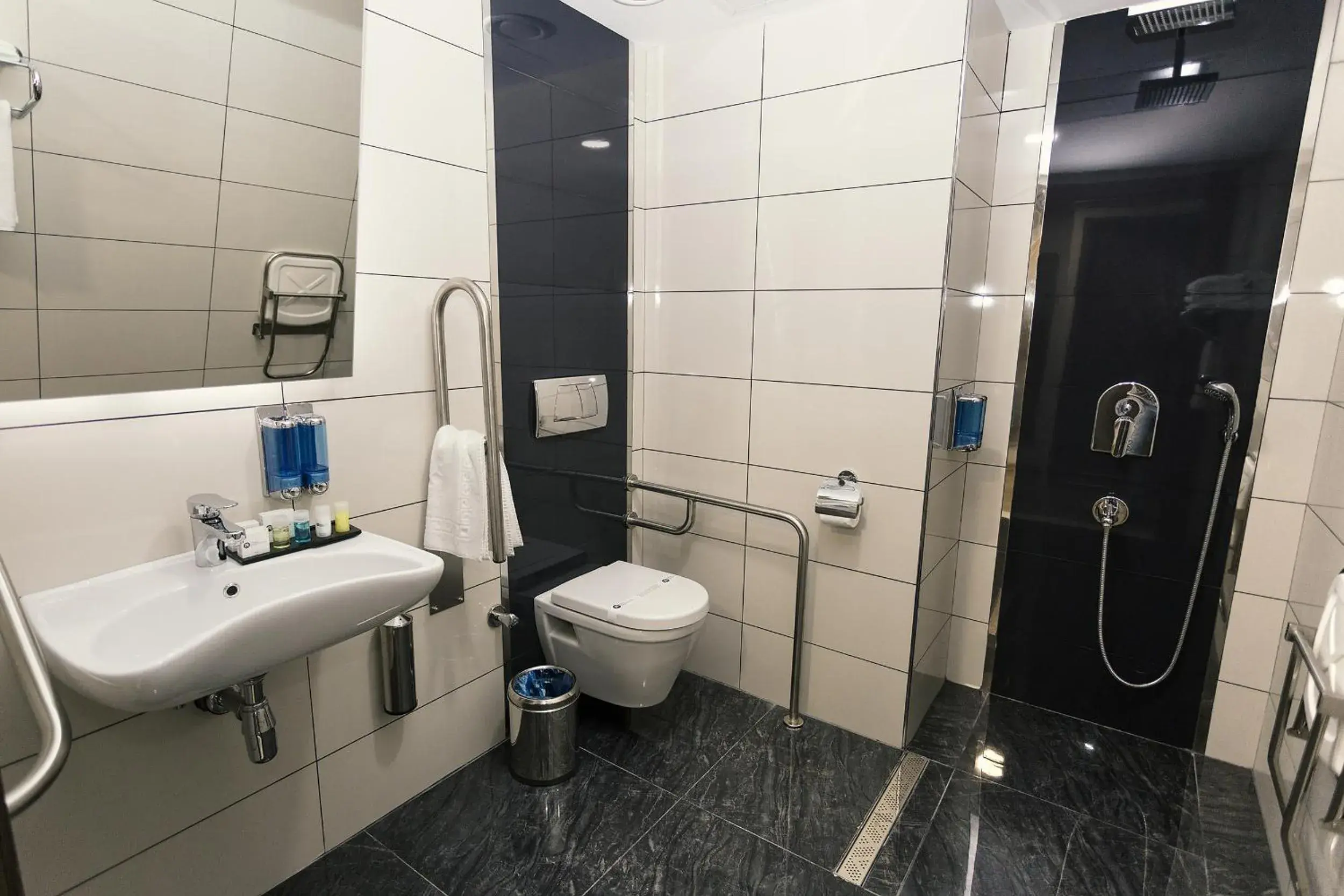 Bathroom in Fesa Business Hotel
