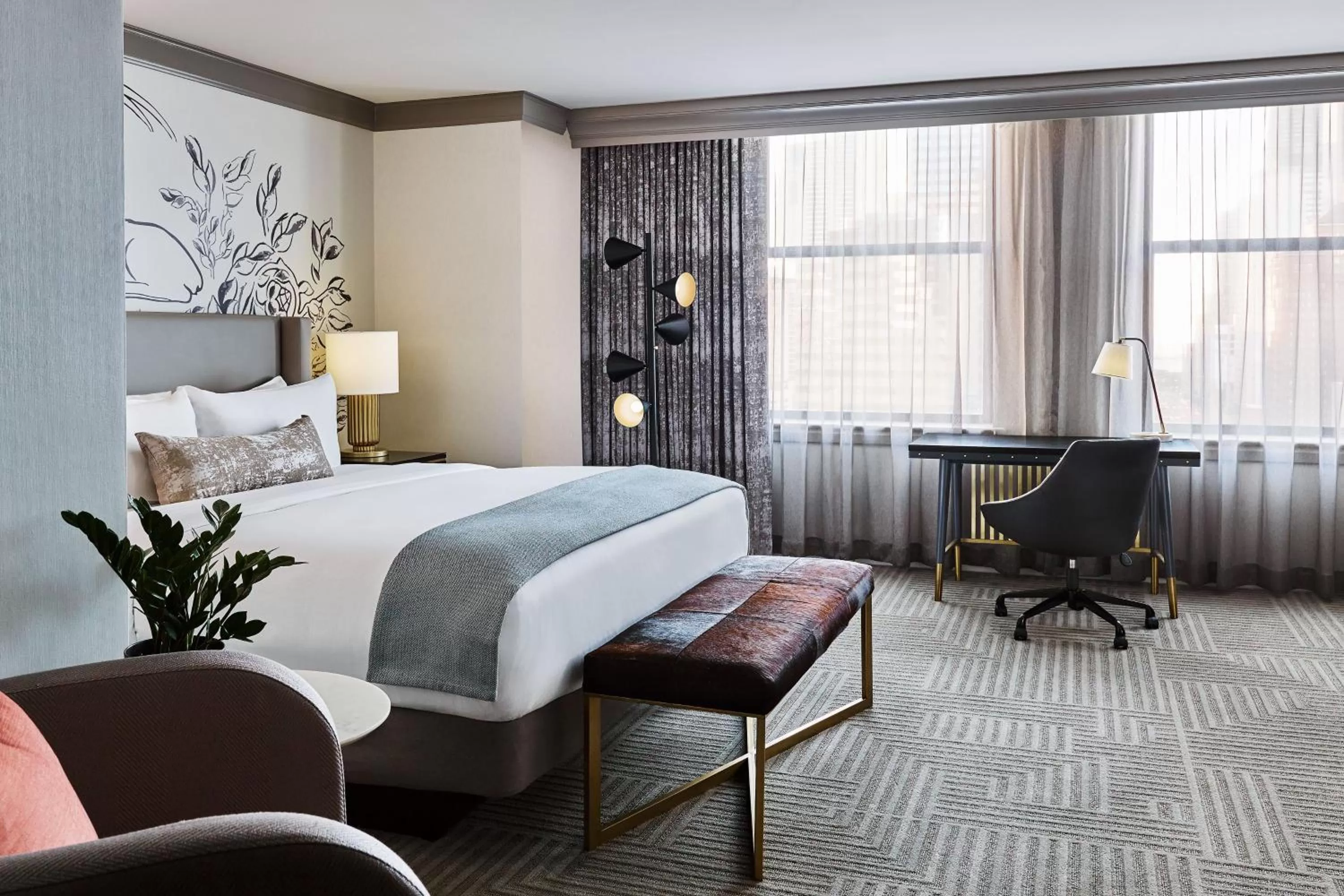 Photo of the whole room, Bed in The Gwen, a Luxury Collection Hotel, Michigan Avenue Chicago
