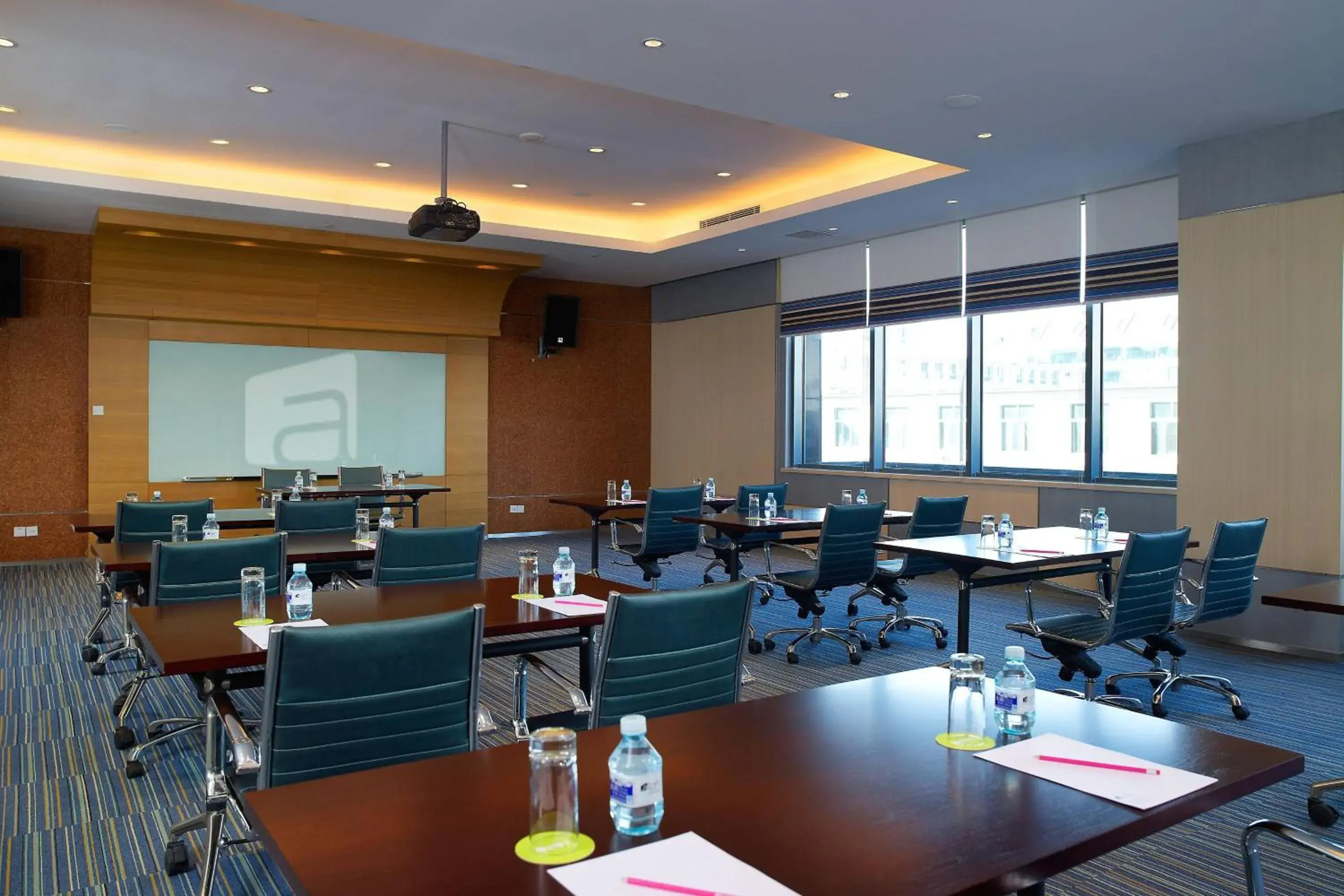 Meeting/conference room, Restaurant/Places to Eat in Aloft Beijing, Haidian