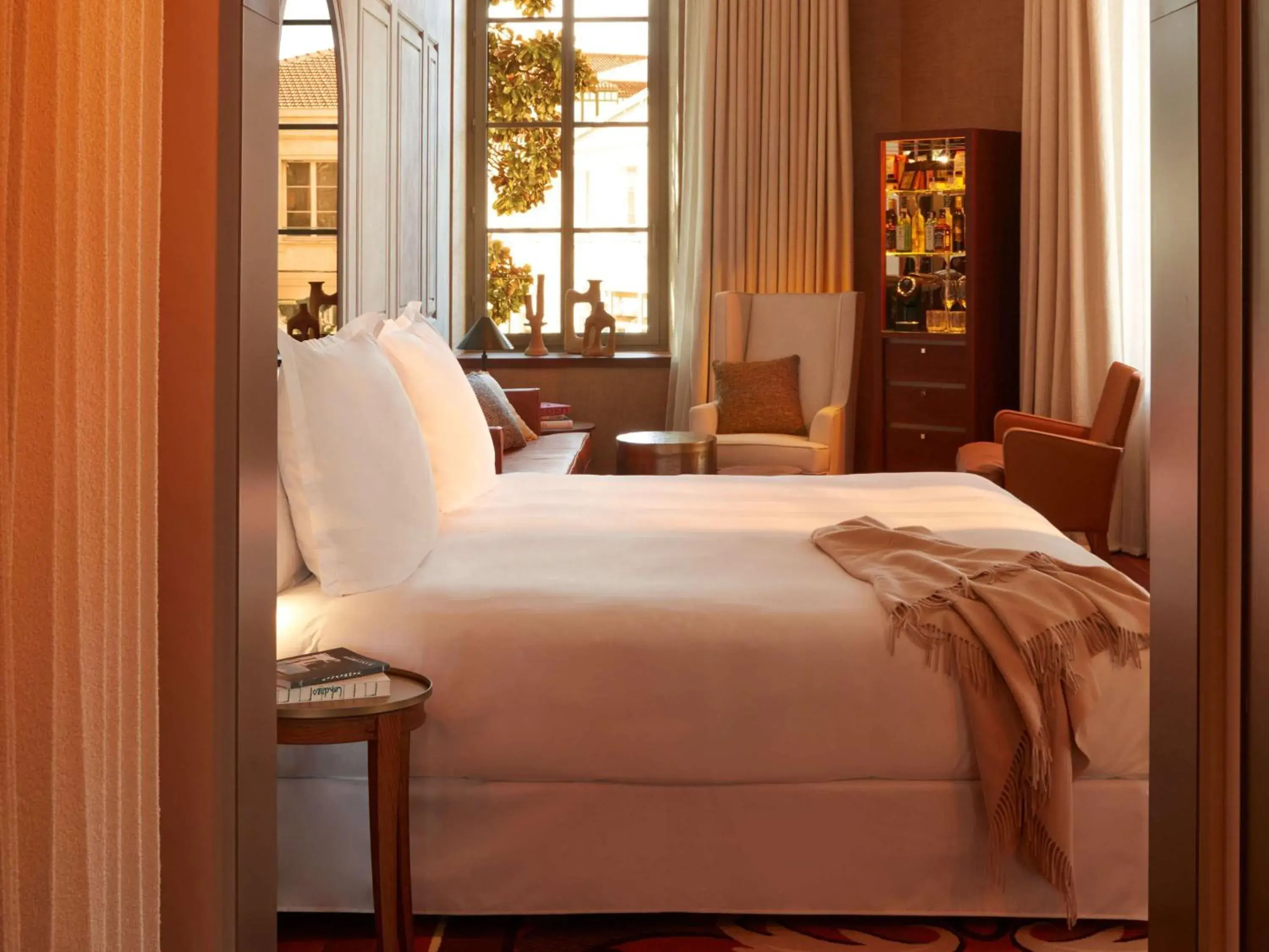 Bedroom, Bed in Mondrian Bordeaux Hotel des Carmes