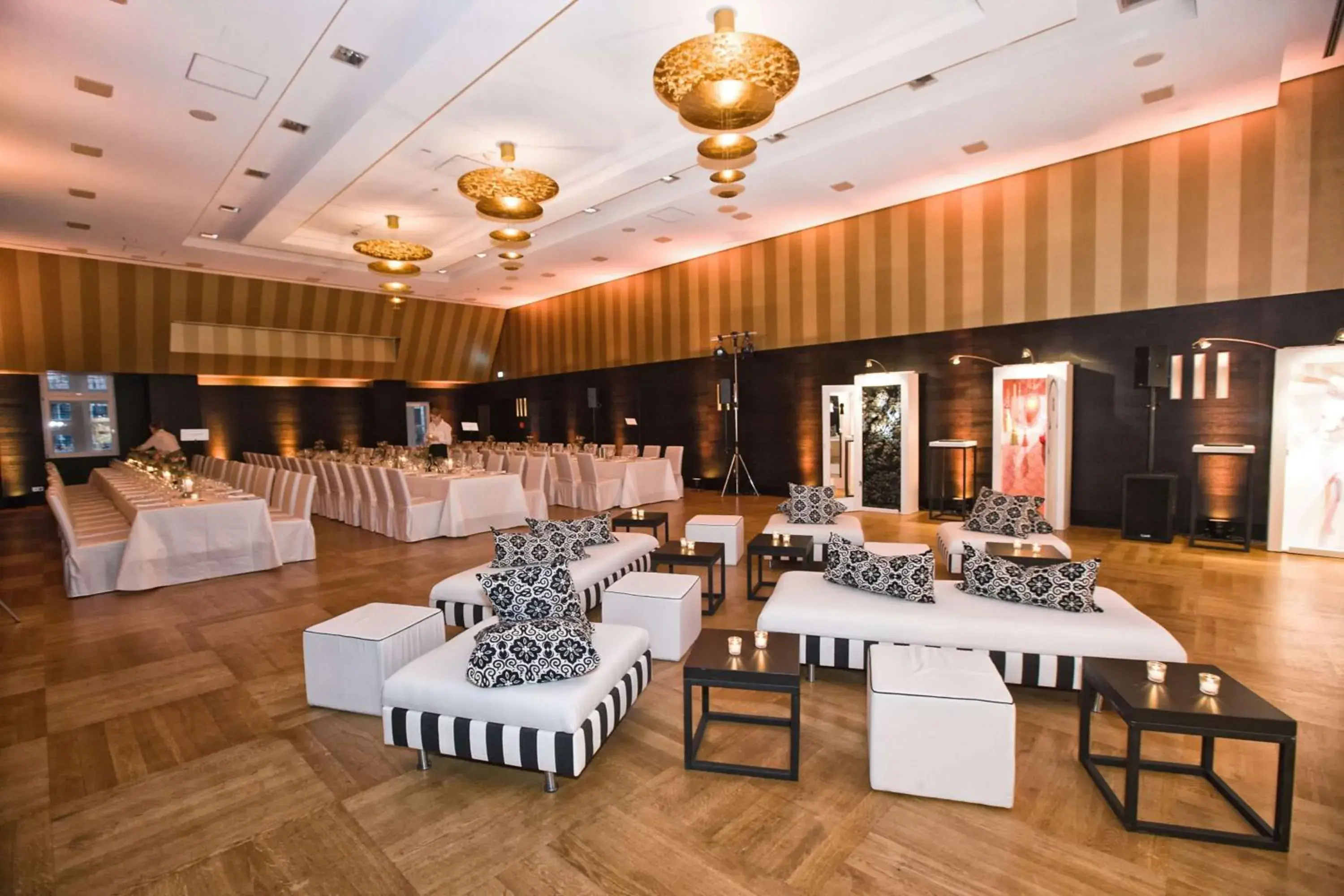 Meeting/conference room, Restaurant/Places to Eat in Atlantic Grand Hotel Bremen