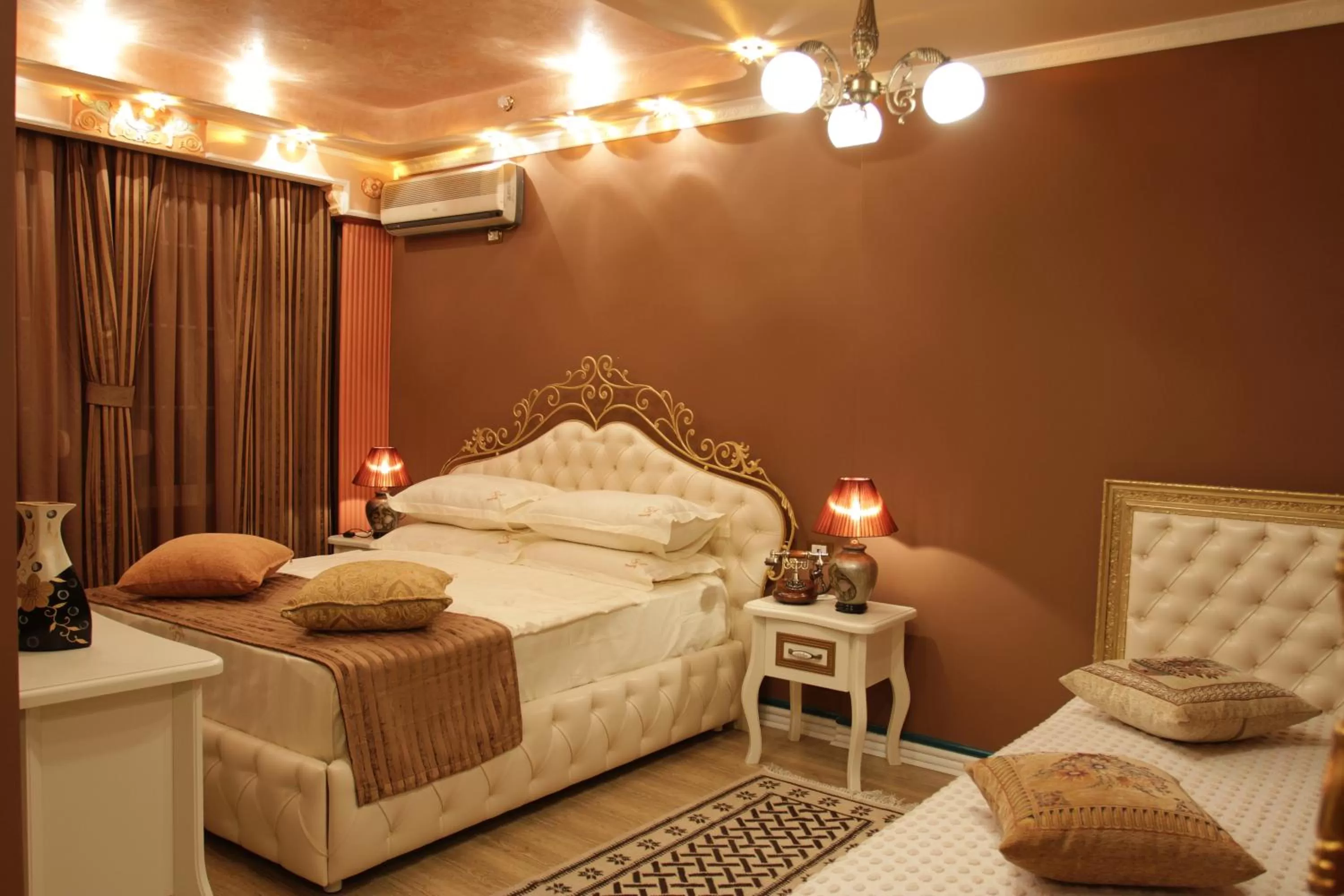 Bed in Hotel Villa Fernando Tirana