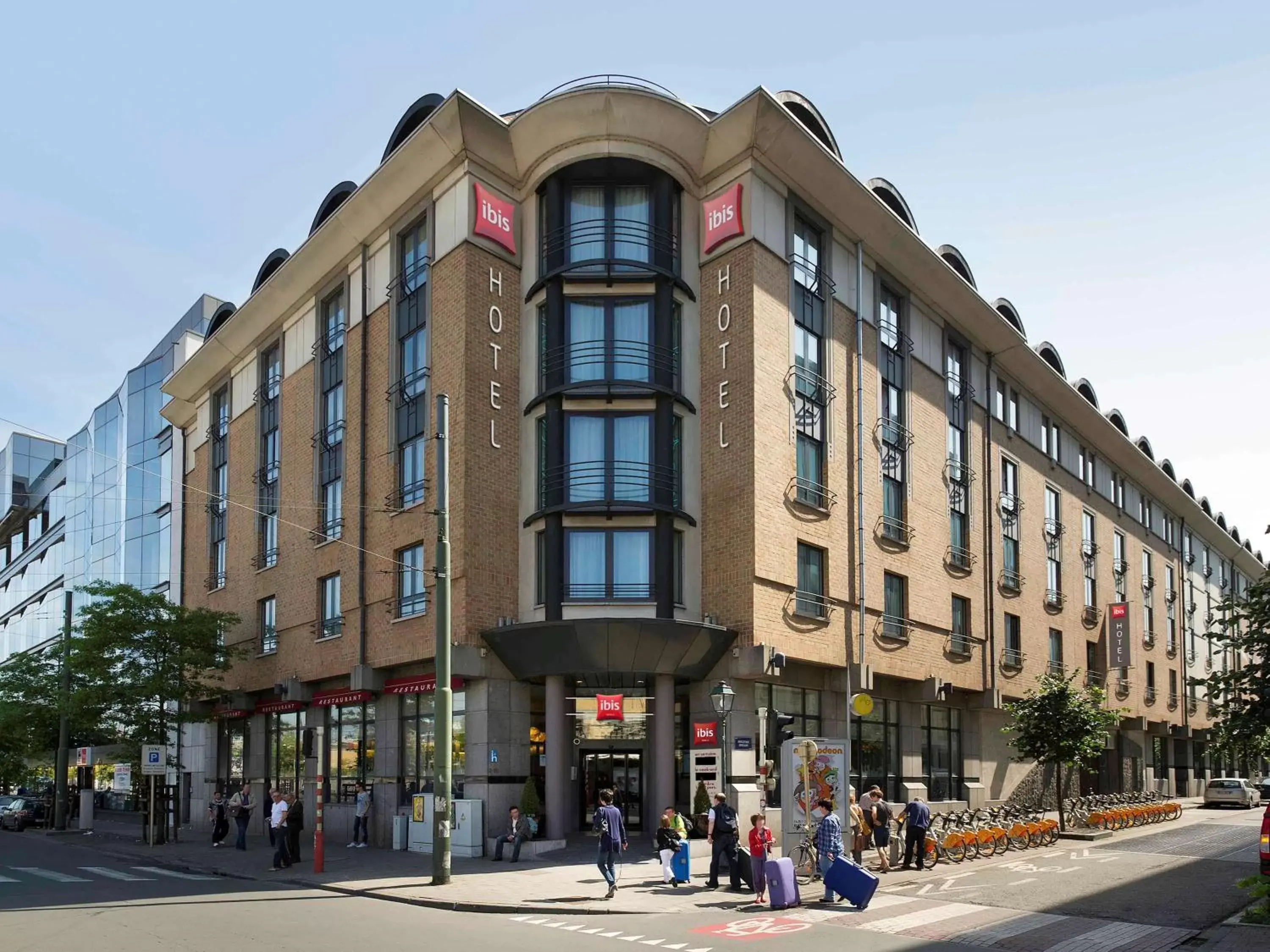 Property Building in ibis Hotel Brussels Centre Gare du Midi