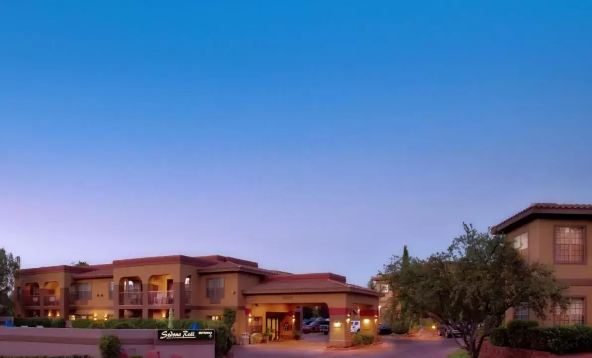 Property Building in Sedona Real Inn & Suites