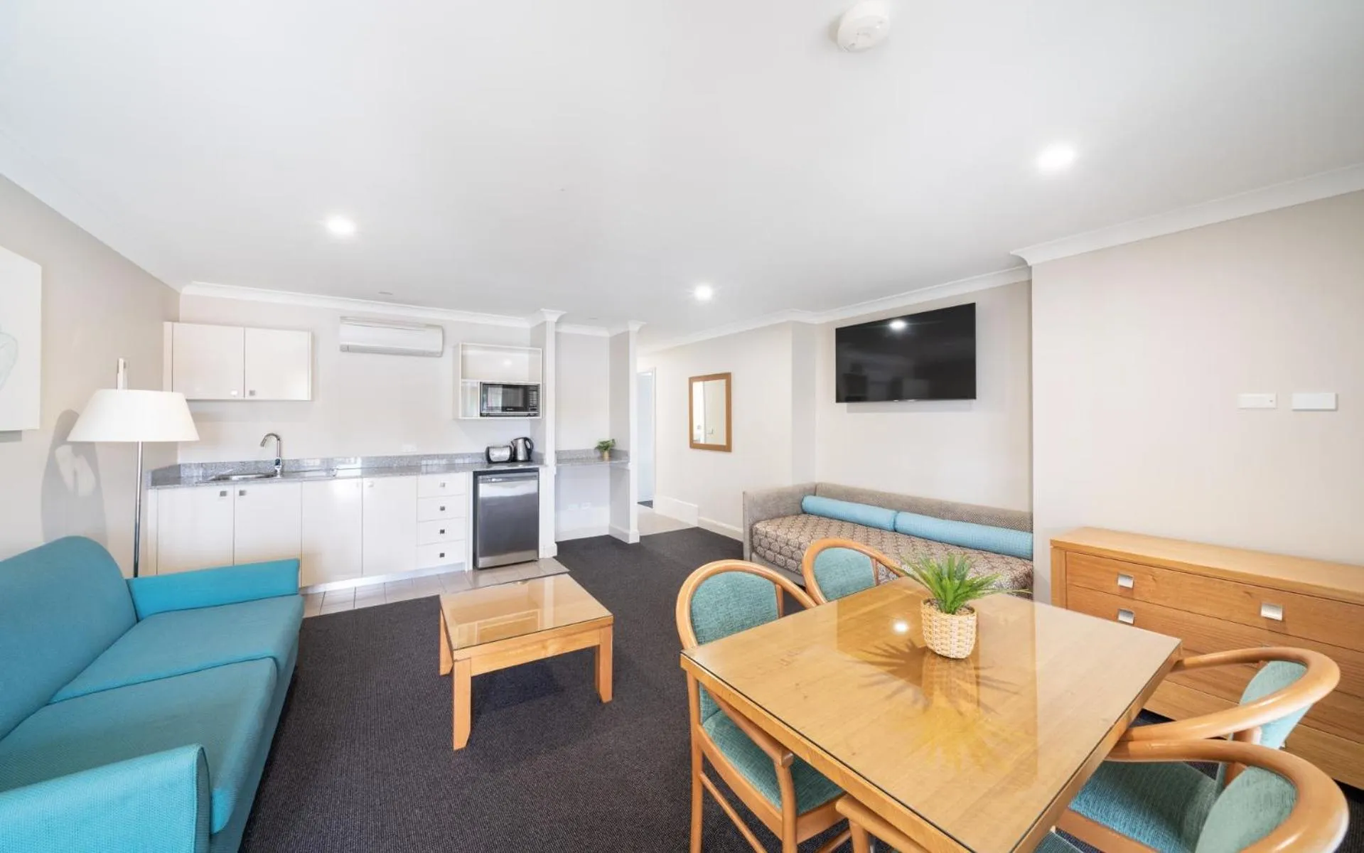 TV and multimedia in Heritage Inn Bathurst