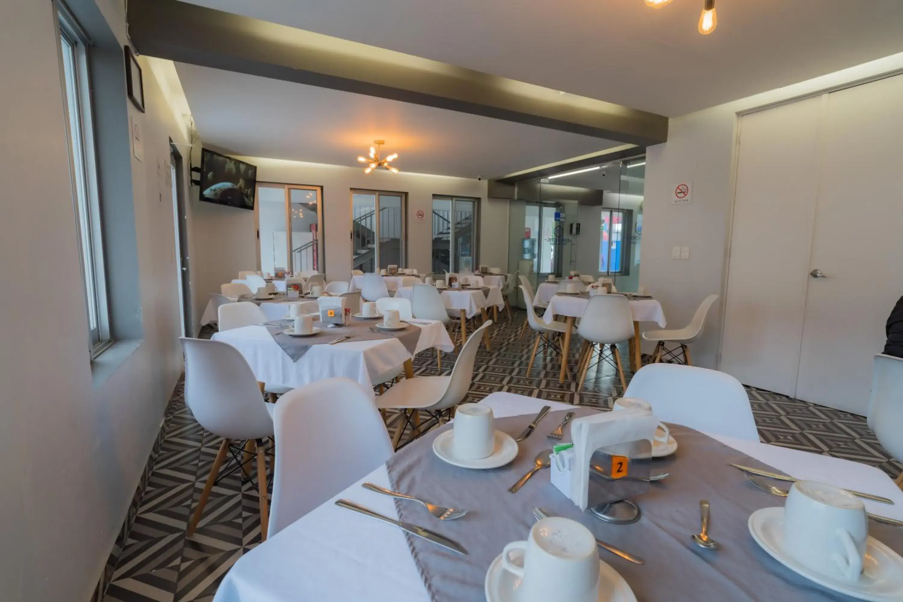 Restaurant/places to eat in Expo Hotel Guadalajara - Zona Expo frente al Centro de Convenciones Restaurant/places to eat in Expo Hotel Guadalajara - Zona Expo frente al Centro de Convenciones