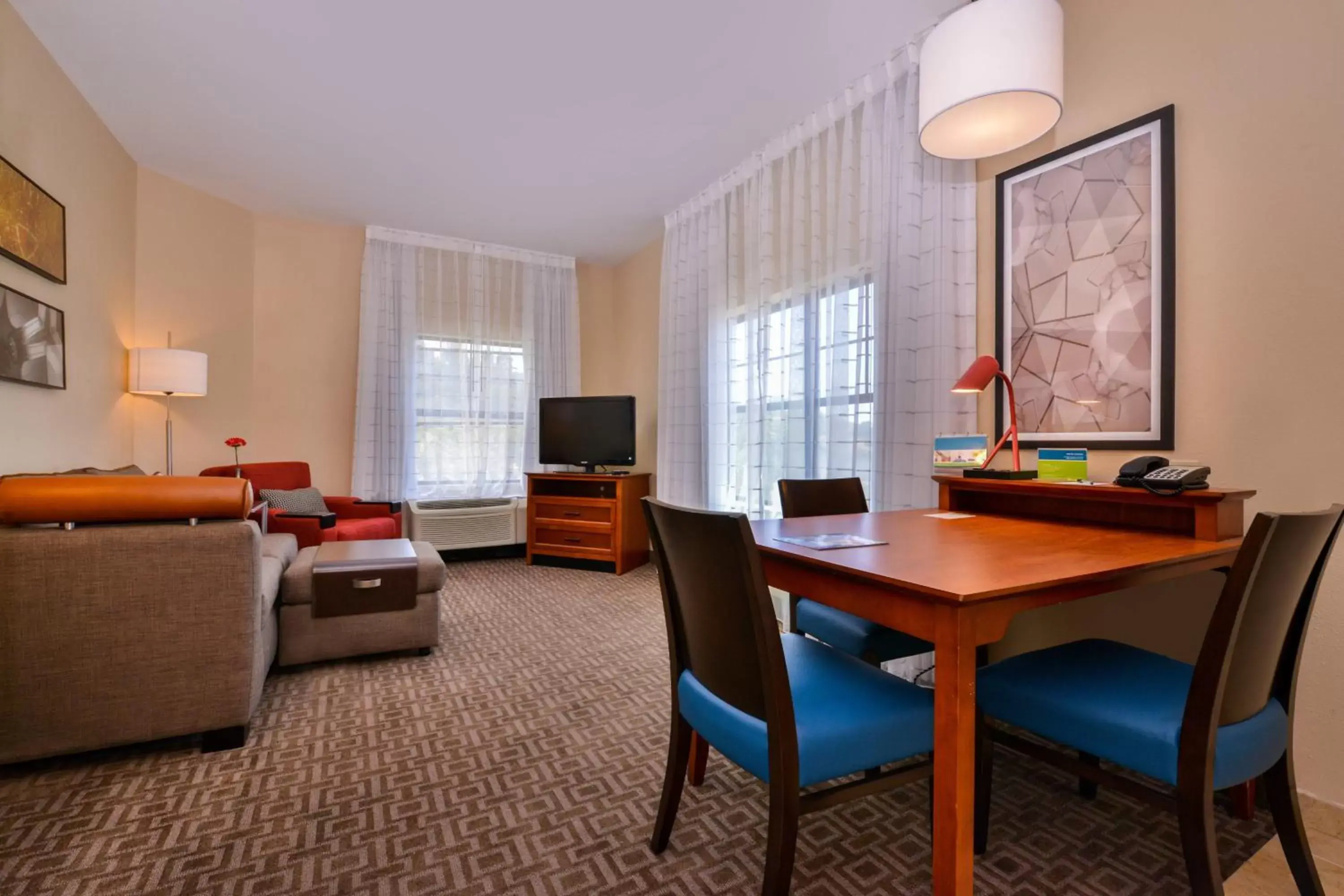 Living room, Seating Area in TownePlace Suites Thousand Oaks Ventura County