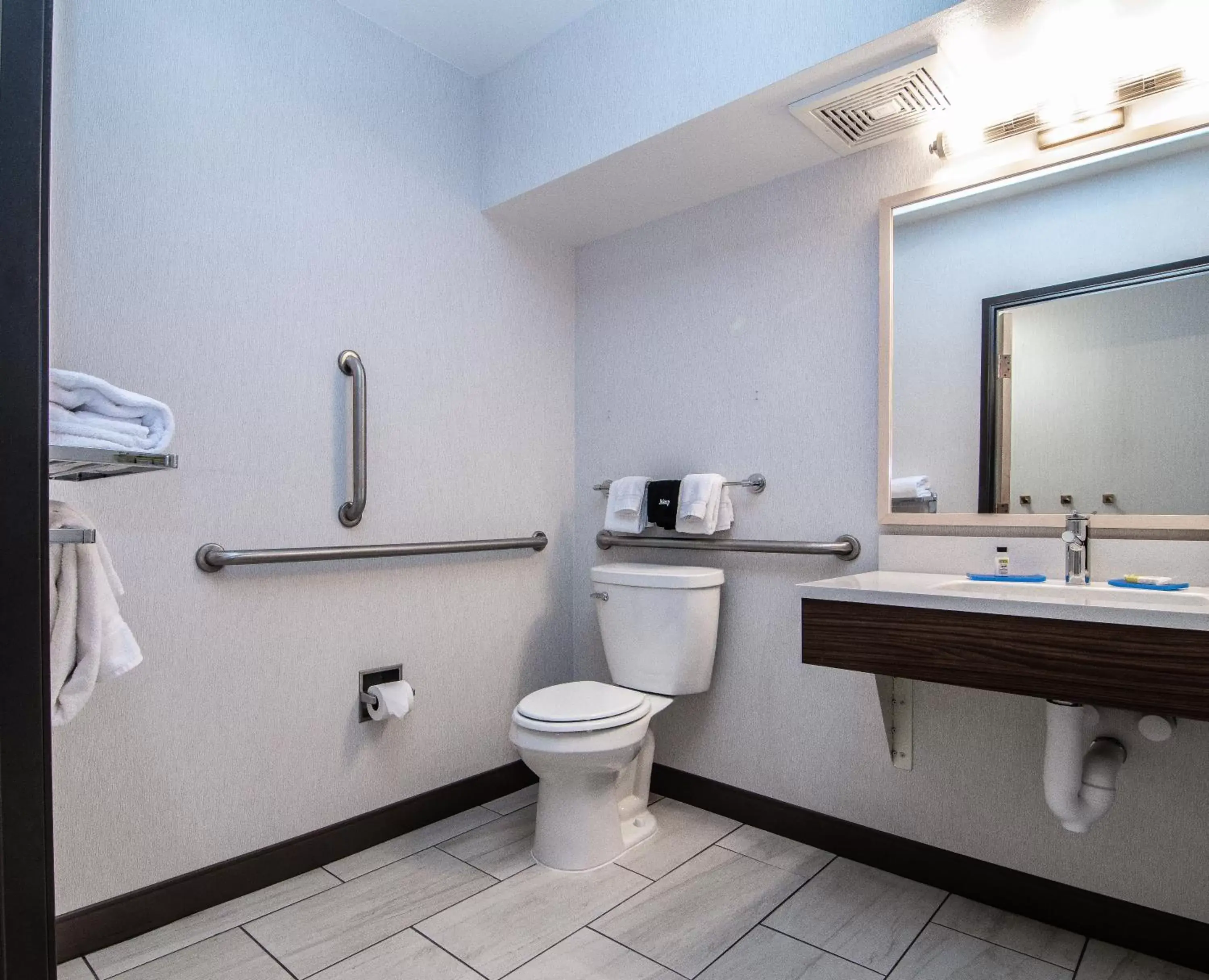 Photo of the whole room, Bathroom in Holiday Inn Express Hotel & Suites Kalispell, an IHG Hotel