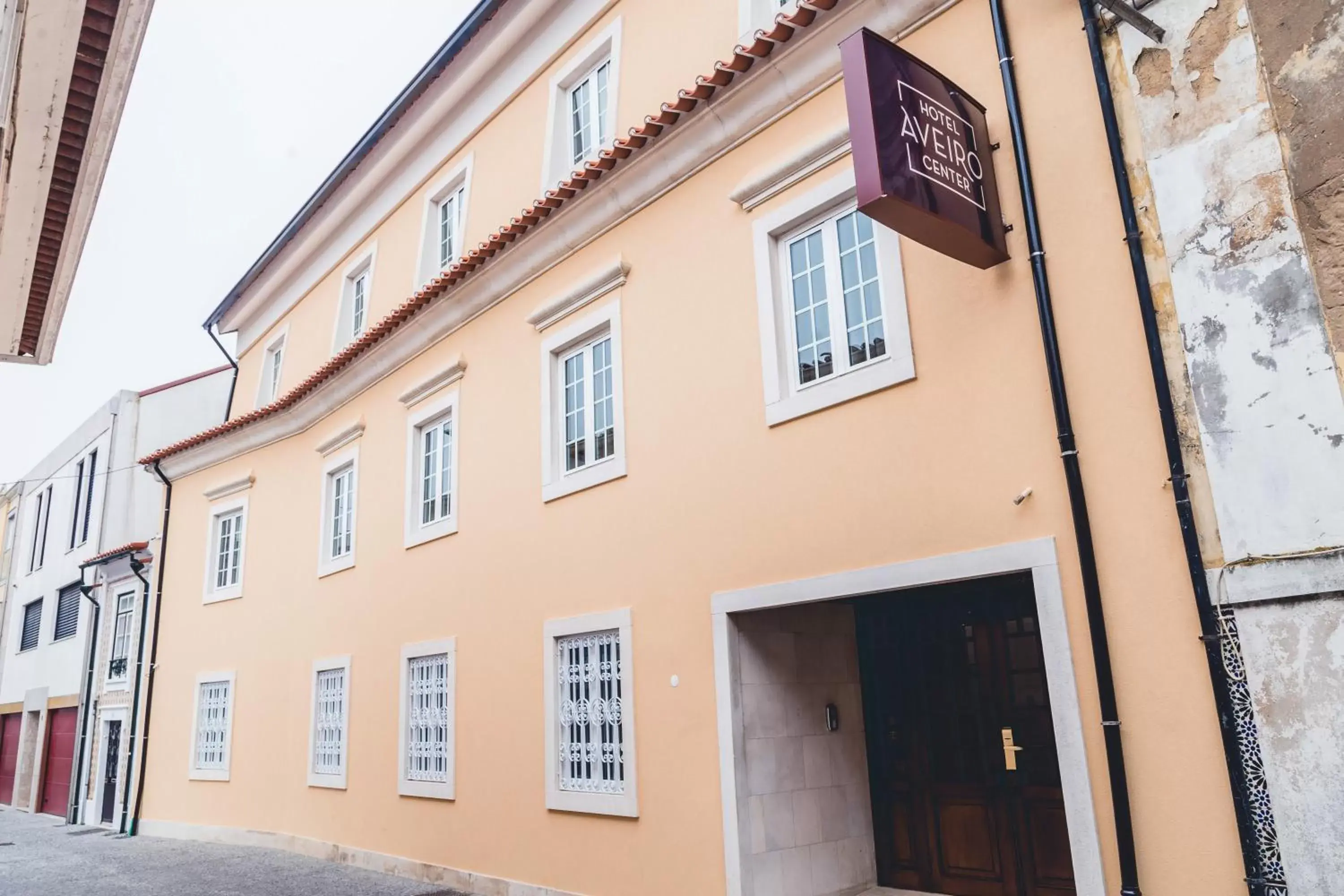 Facade/entrance in Hotel Aveiro Center