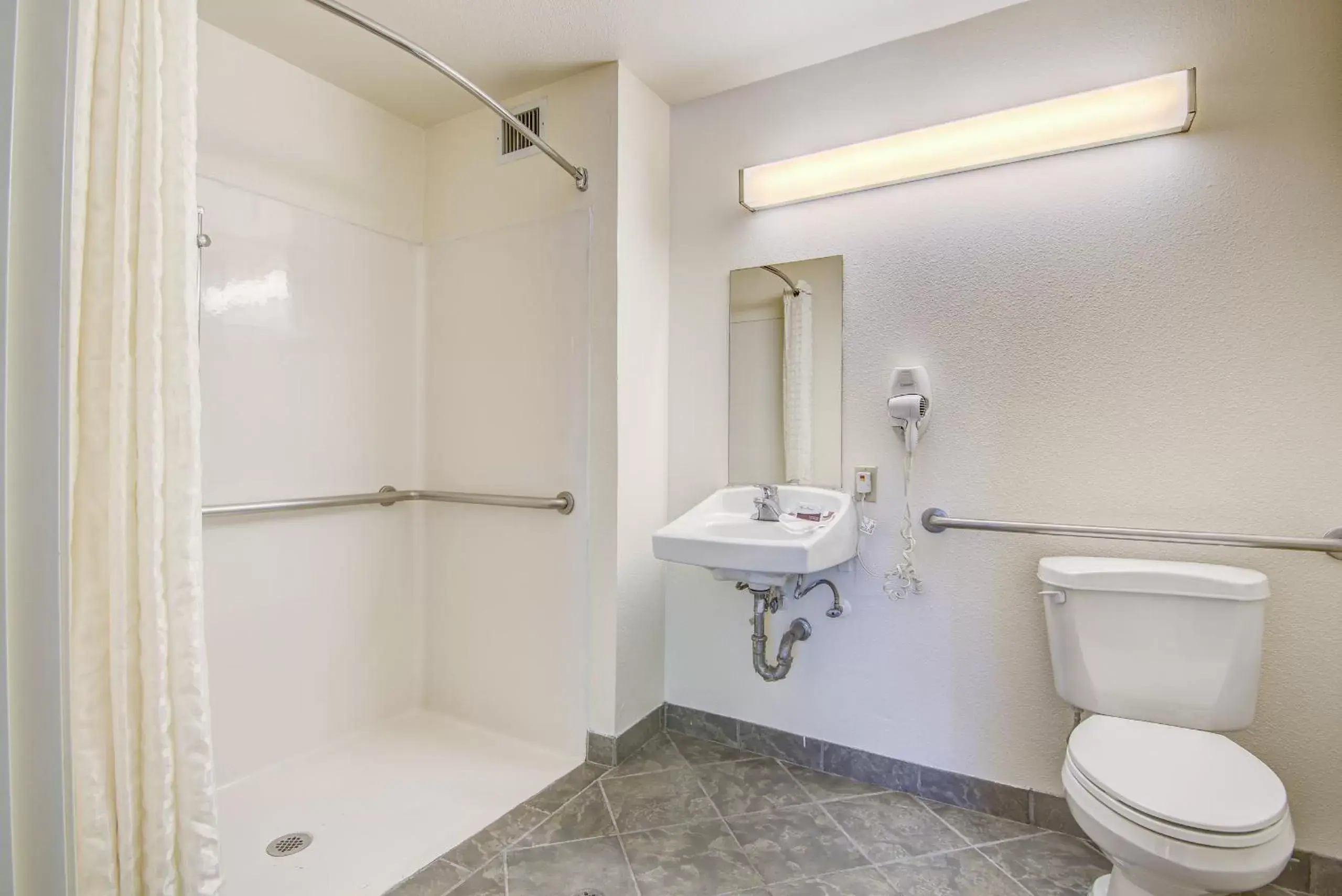 Shower, Bathroom in SureStay Plus Hotel by Best Western Rocklin
