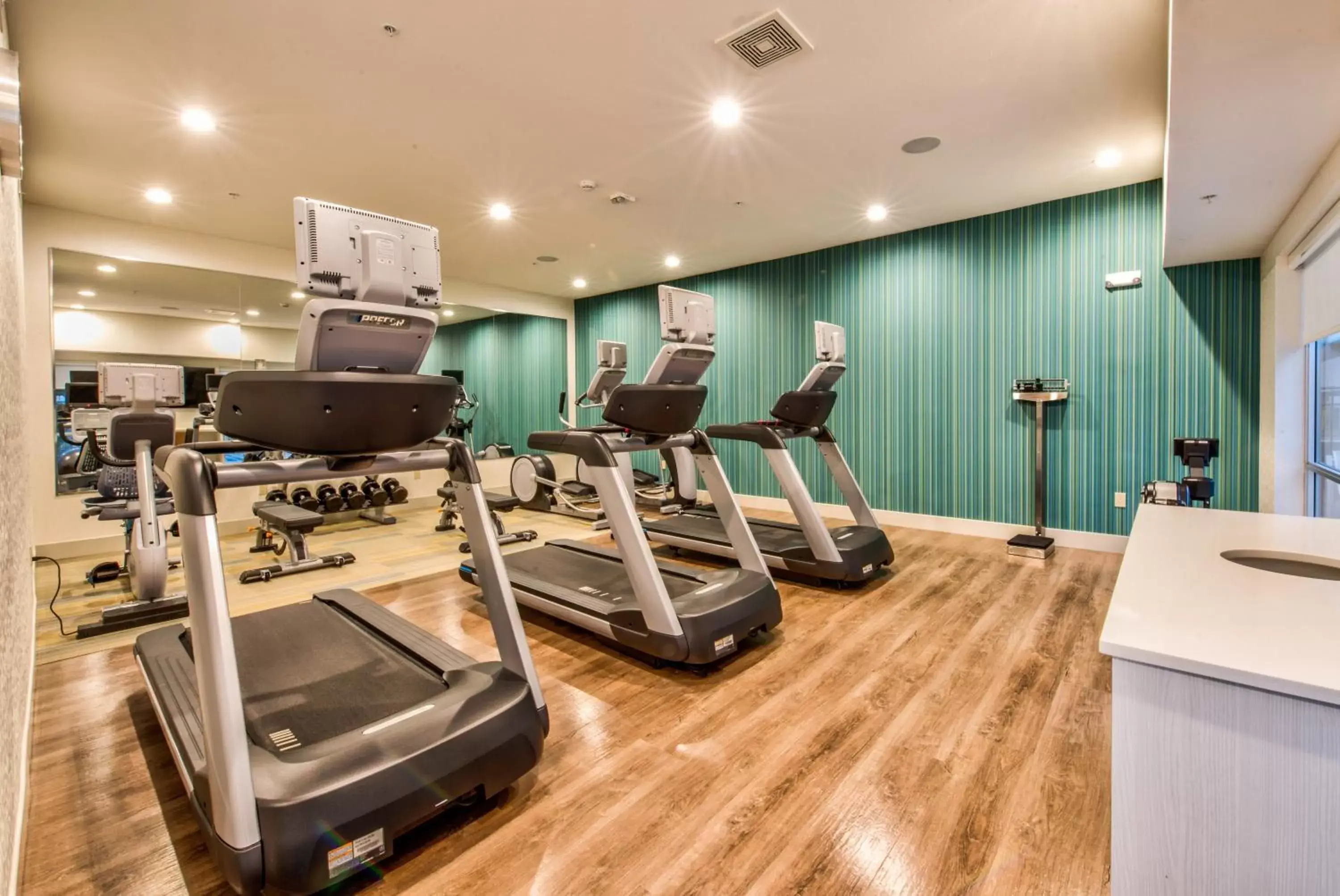 Fitness centre/facilities in Holiday Inn Express & Suites Dallas NW - Farmers Branch by IHG Fitness centre/facilities in Holiday Inn Express & Suites Dallas NW - Farmers Branch by IHG