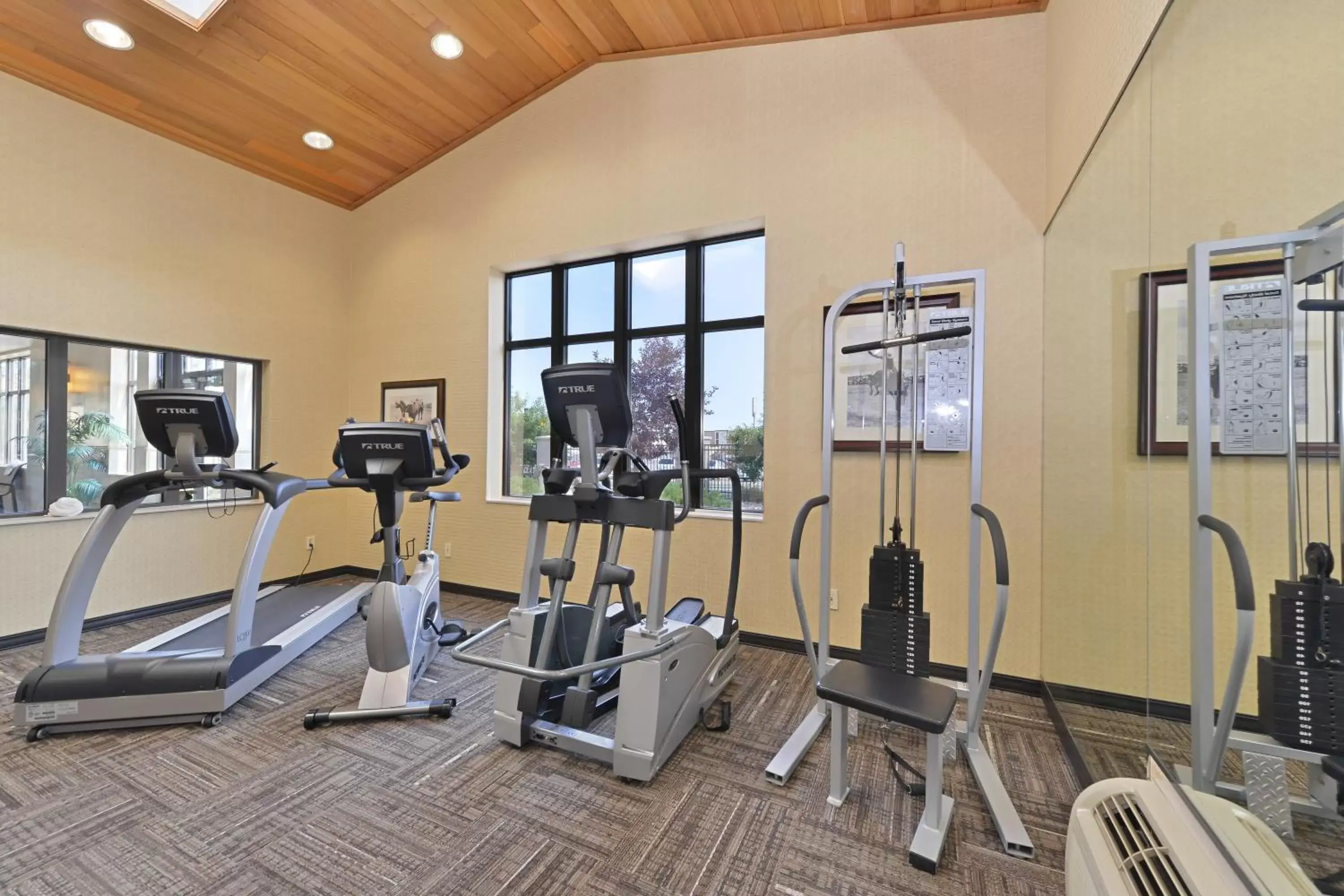 Spa and wellness centre/facilities, Fitness Center/Facilities in Holiday Inn Express Hotel & Suites Gillette, an IHG Hotel