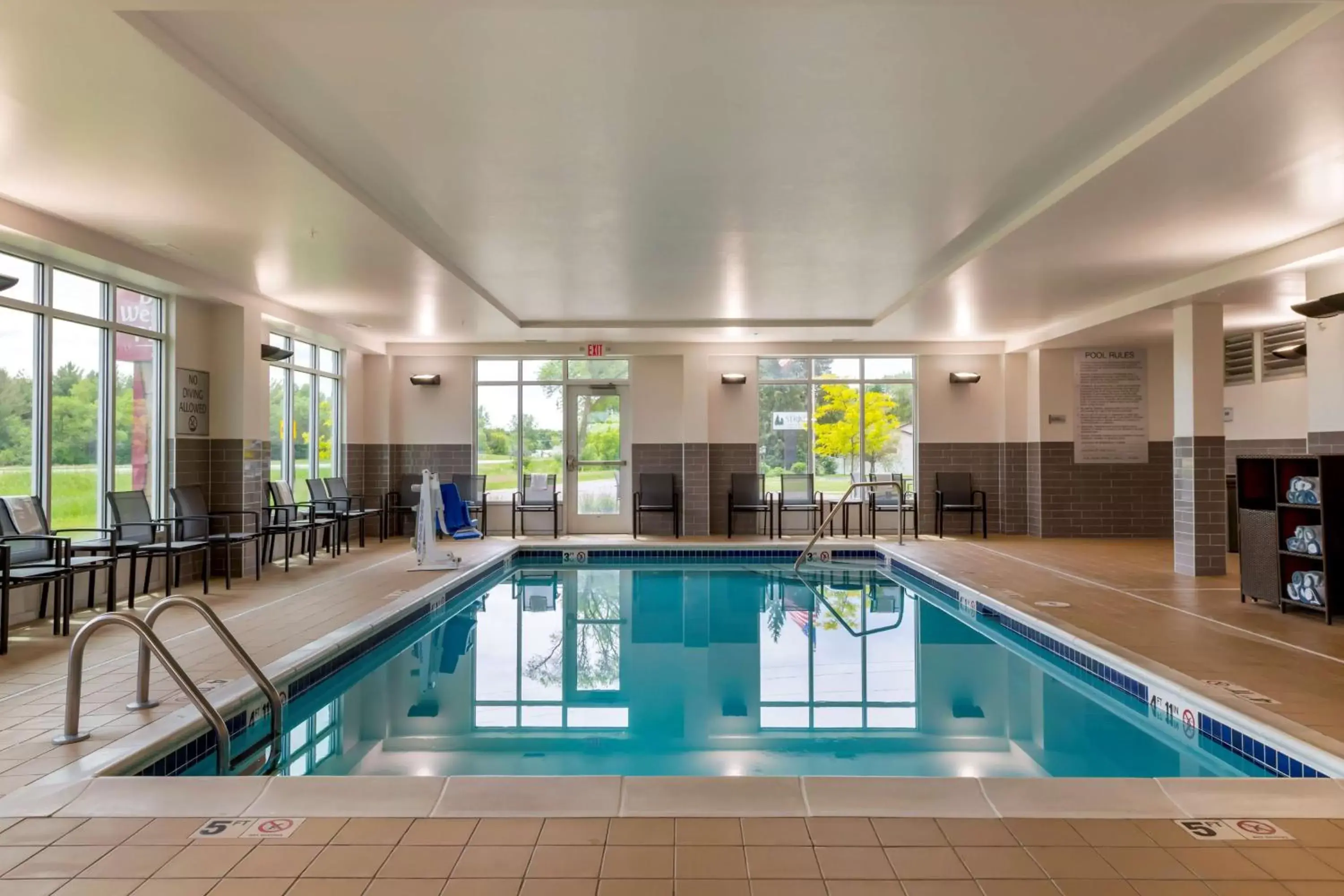 Pool view in Best Western Plus Isanti Pool view in Best Western Plus Isanti