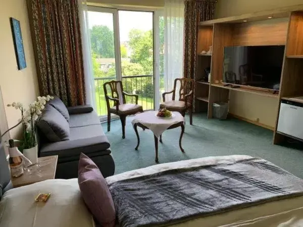 Double Room with Garden View in Burg Wassenberg Double Room with Garden View in Burg Wassenberg