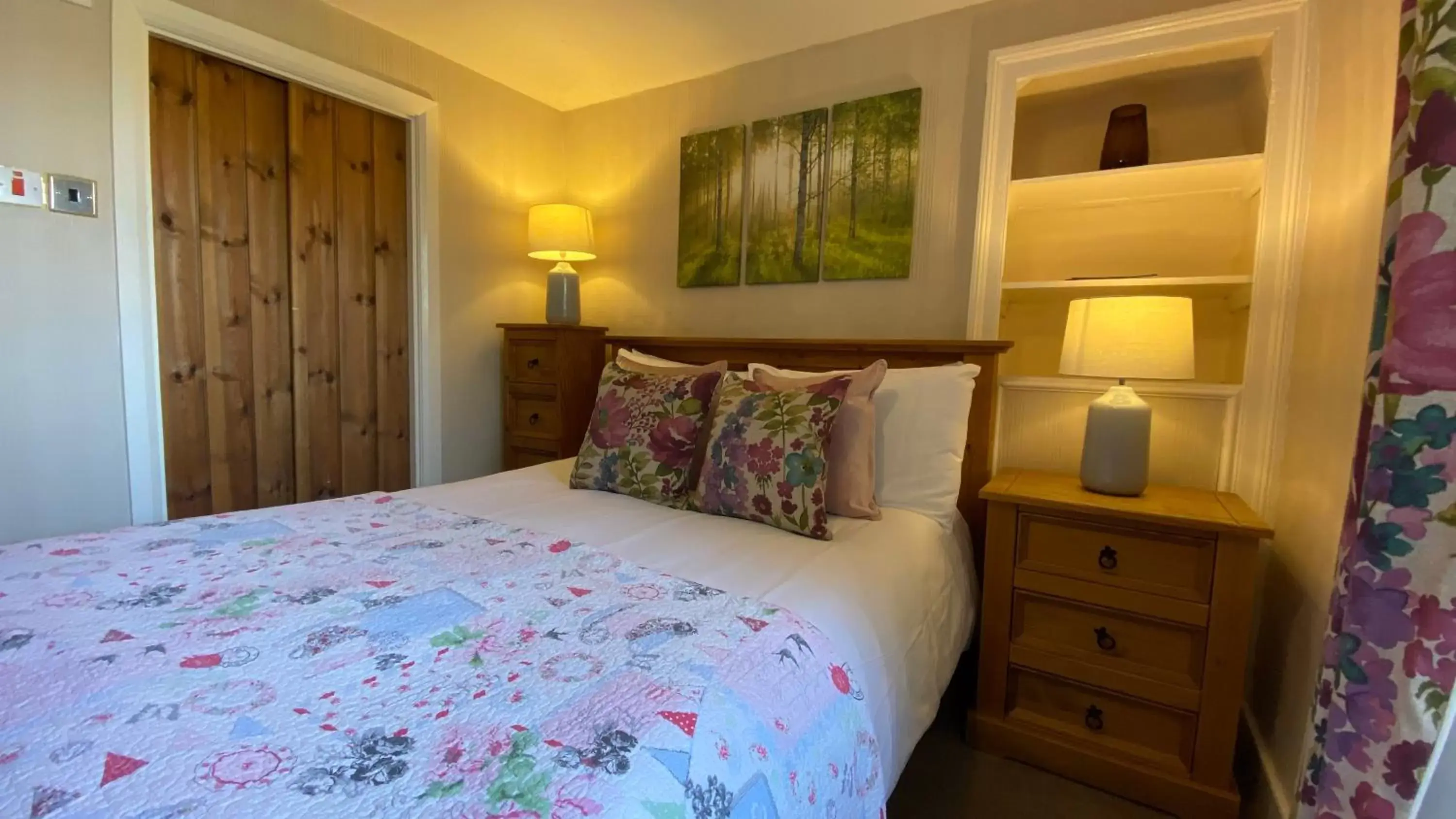 Twin Room with Private Bathroom in The New Inn