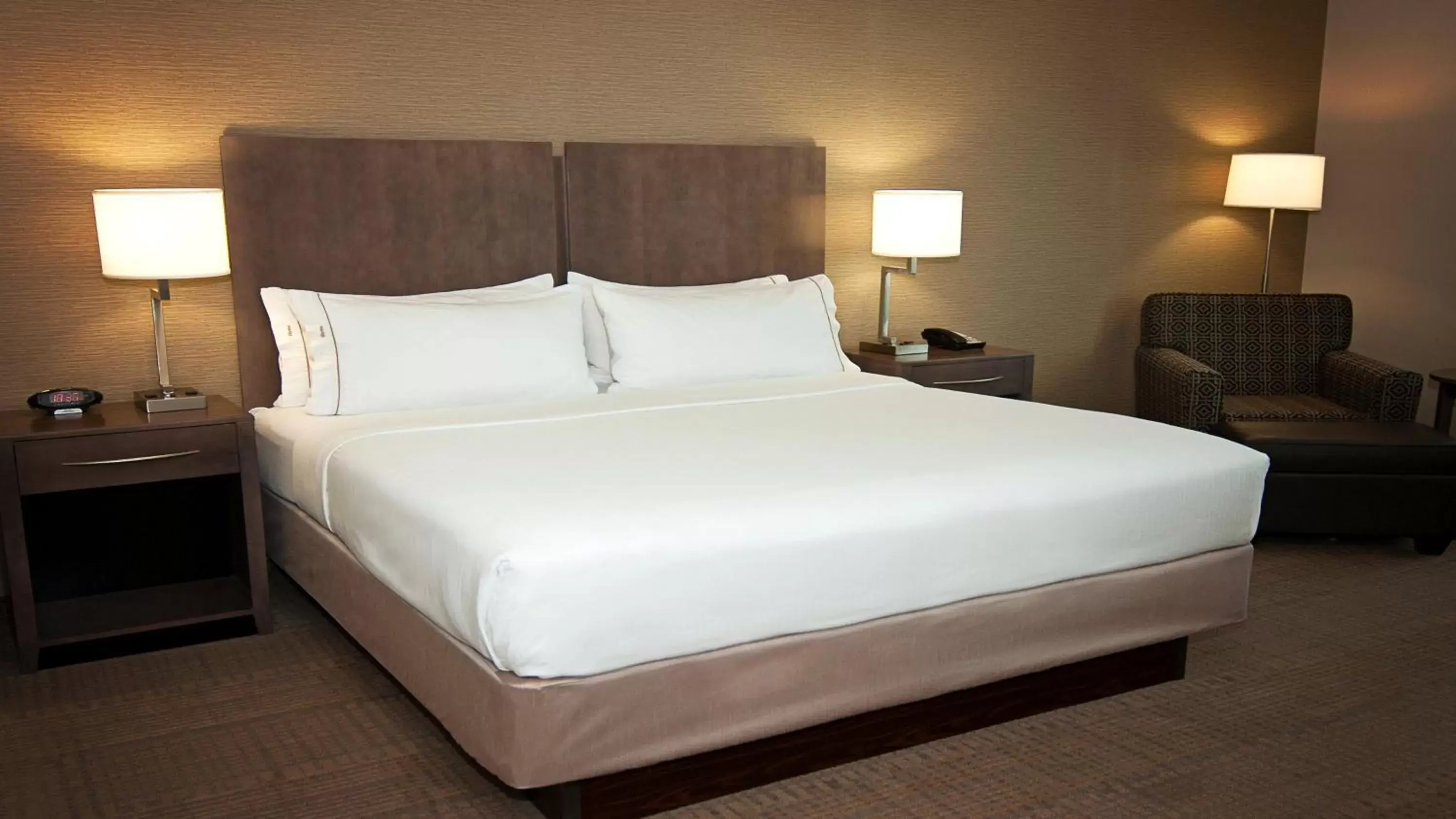 Photo of the whole room, Bed in Holiday Inn Express Hotel & Suites Wichita Northeast, an IHG Hotel