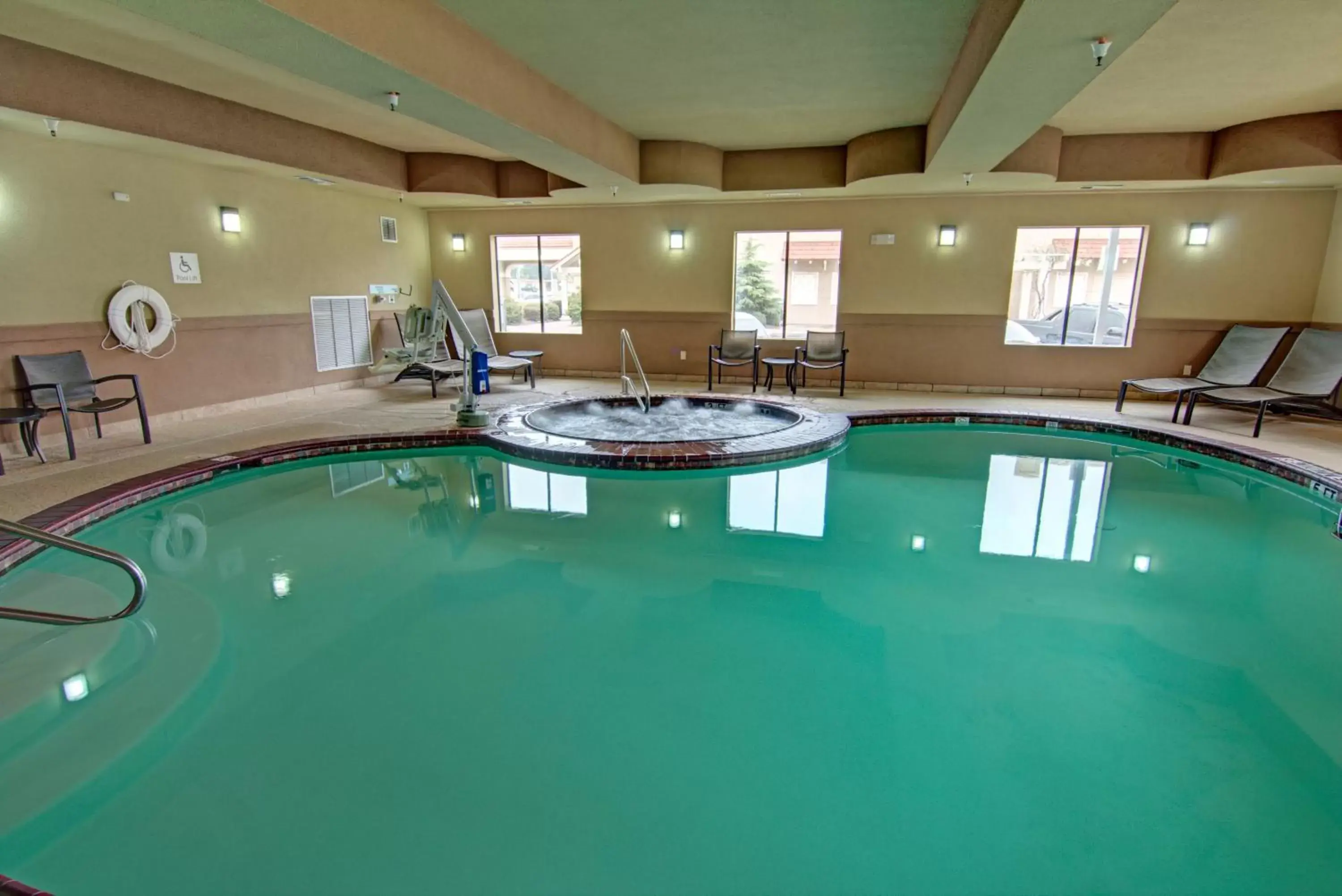 Swimming Pool in Holiday Inn Express Hotel & Suites Paris, an IHG Hotel