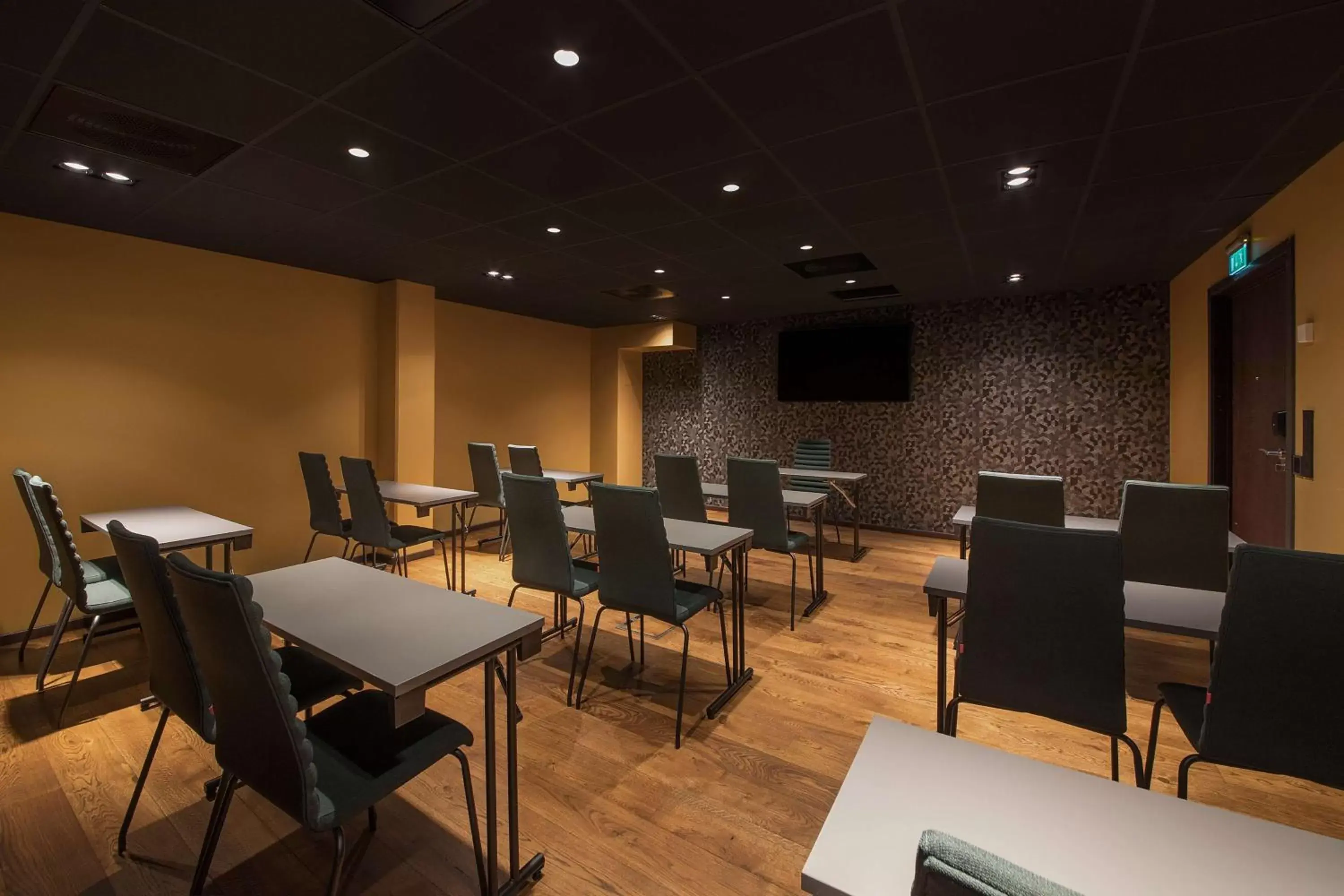 Meeting/conference room, Restaurant/Places to Eat in Scandic Helsfyr