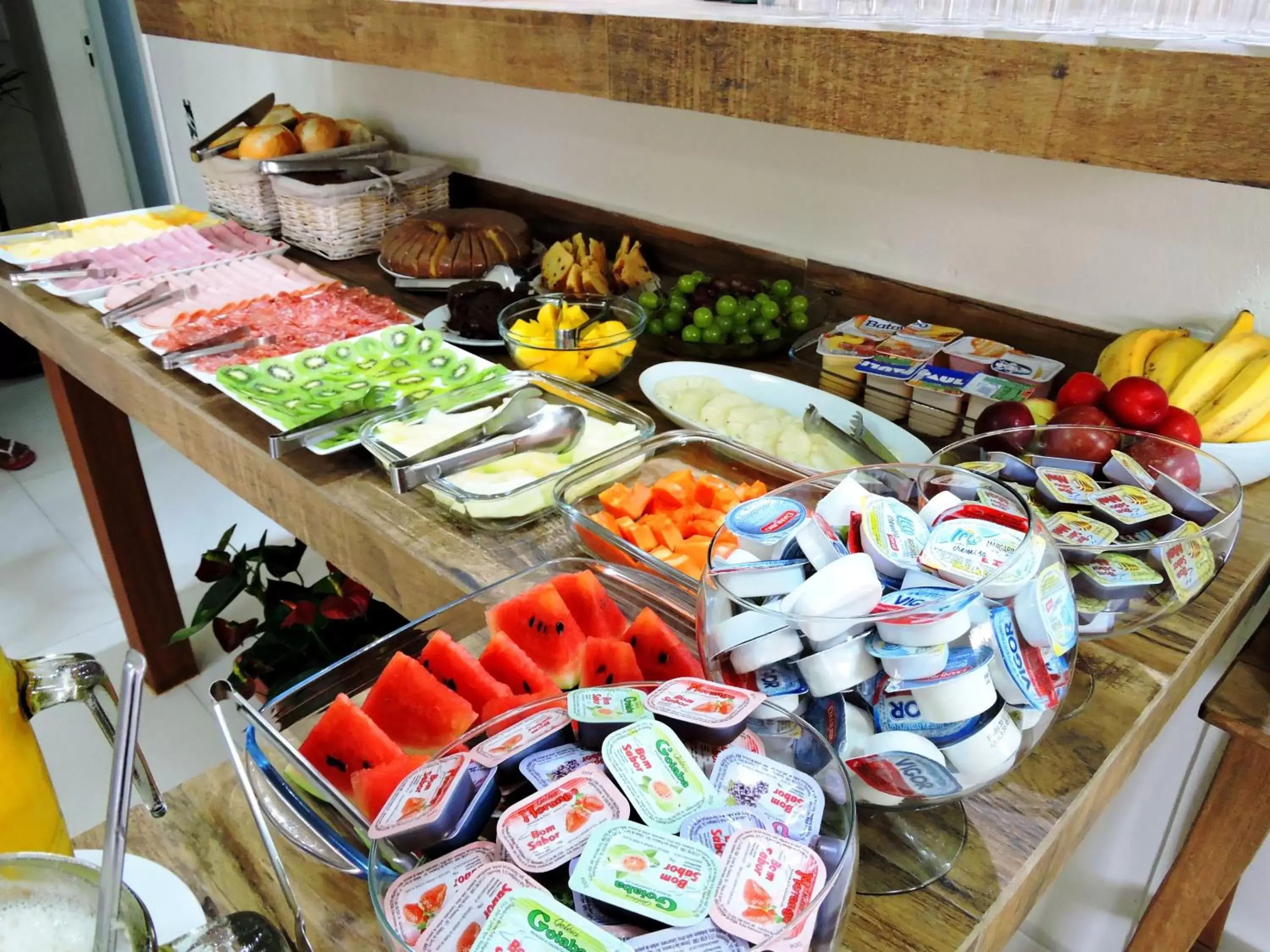 Continental breakfast, Food in Pousada Pedra Rosa