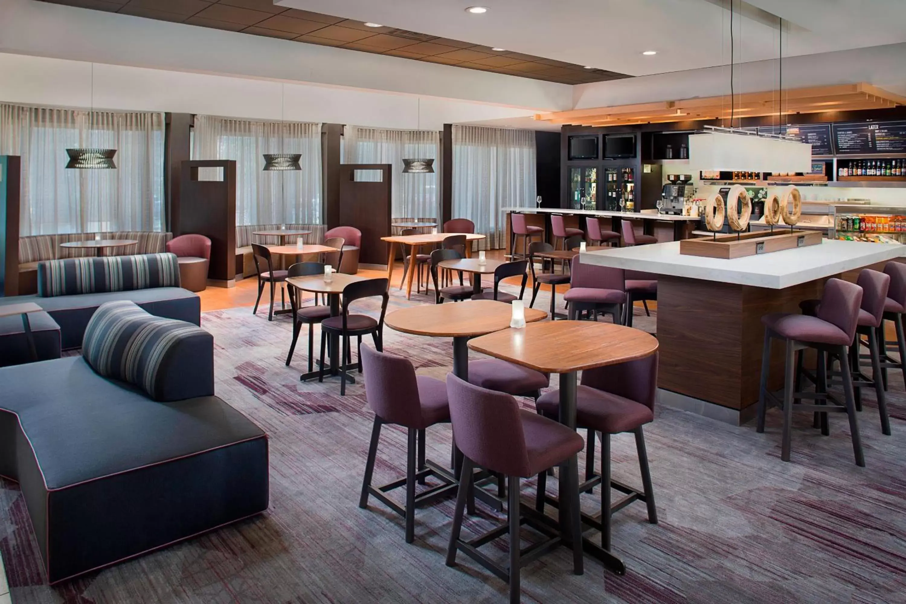 Restaurant/places to eat, Lounge/Bar in Courtyard by Marriott Birmingham Homewood