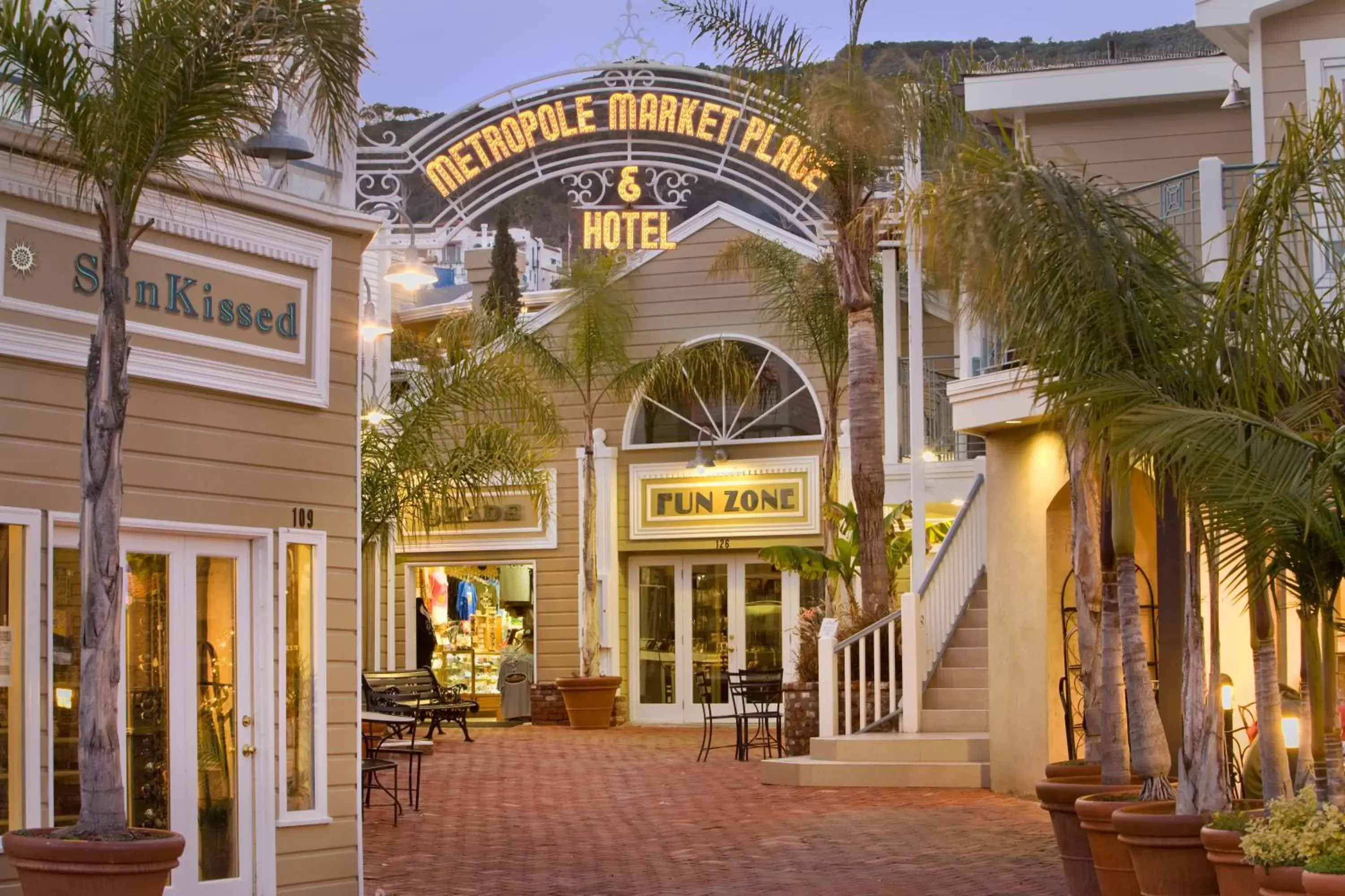 Facade/entrance in Hotel Metropole