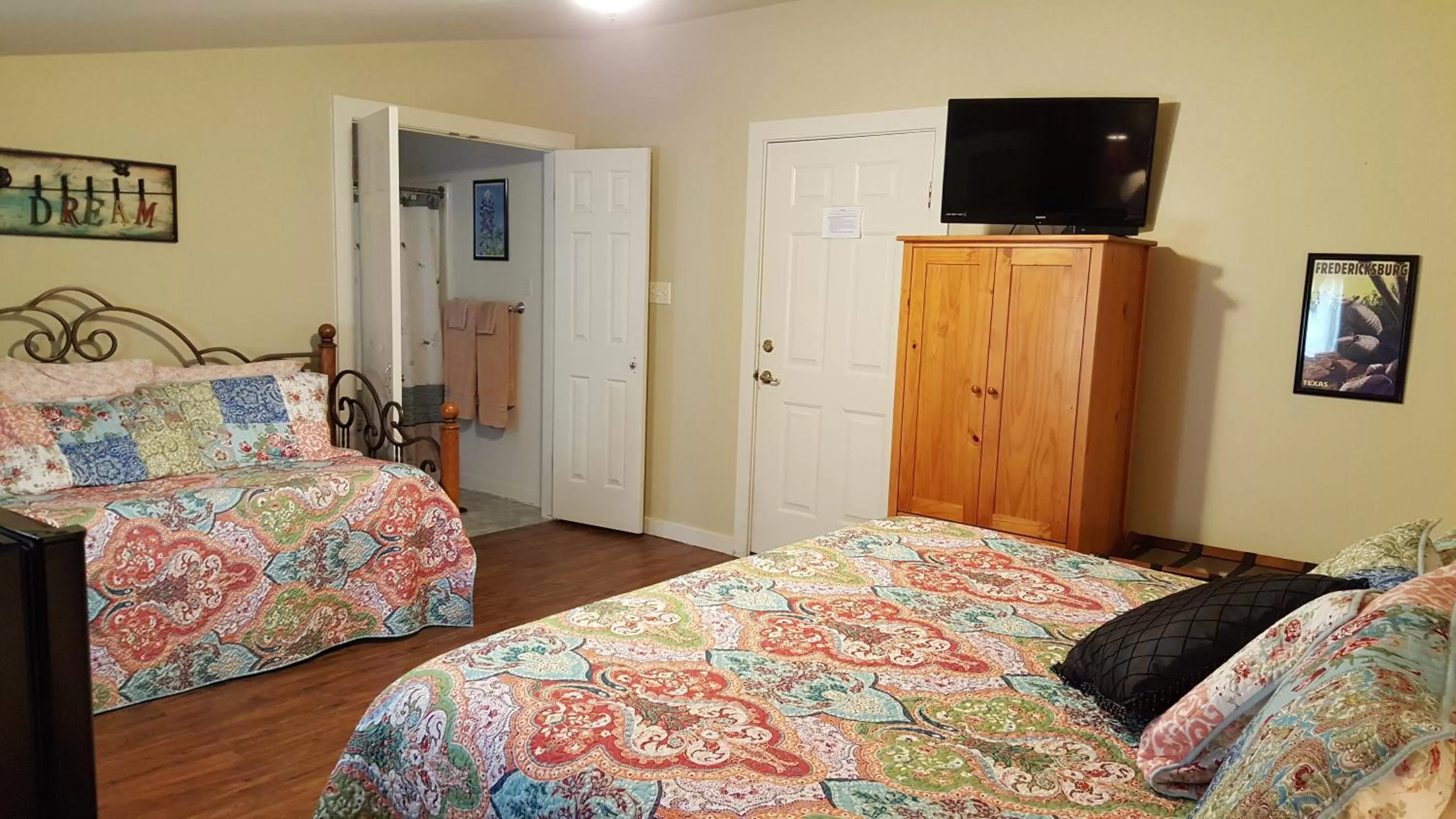 Bed in Full Moon Inn