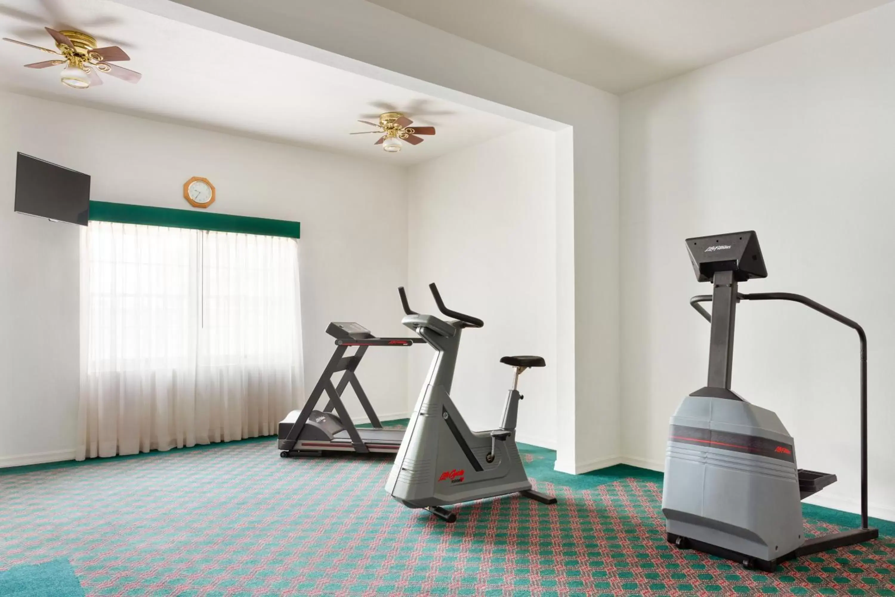 Fitness centre/facilities, Fitness Center/Facilities in Days Inn and Suites by Wyndham Sikeston