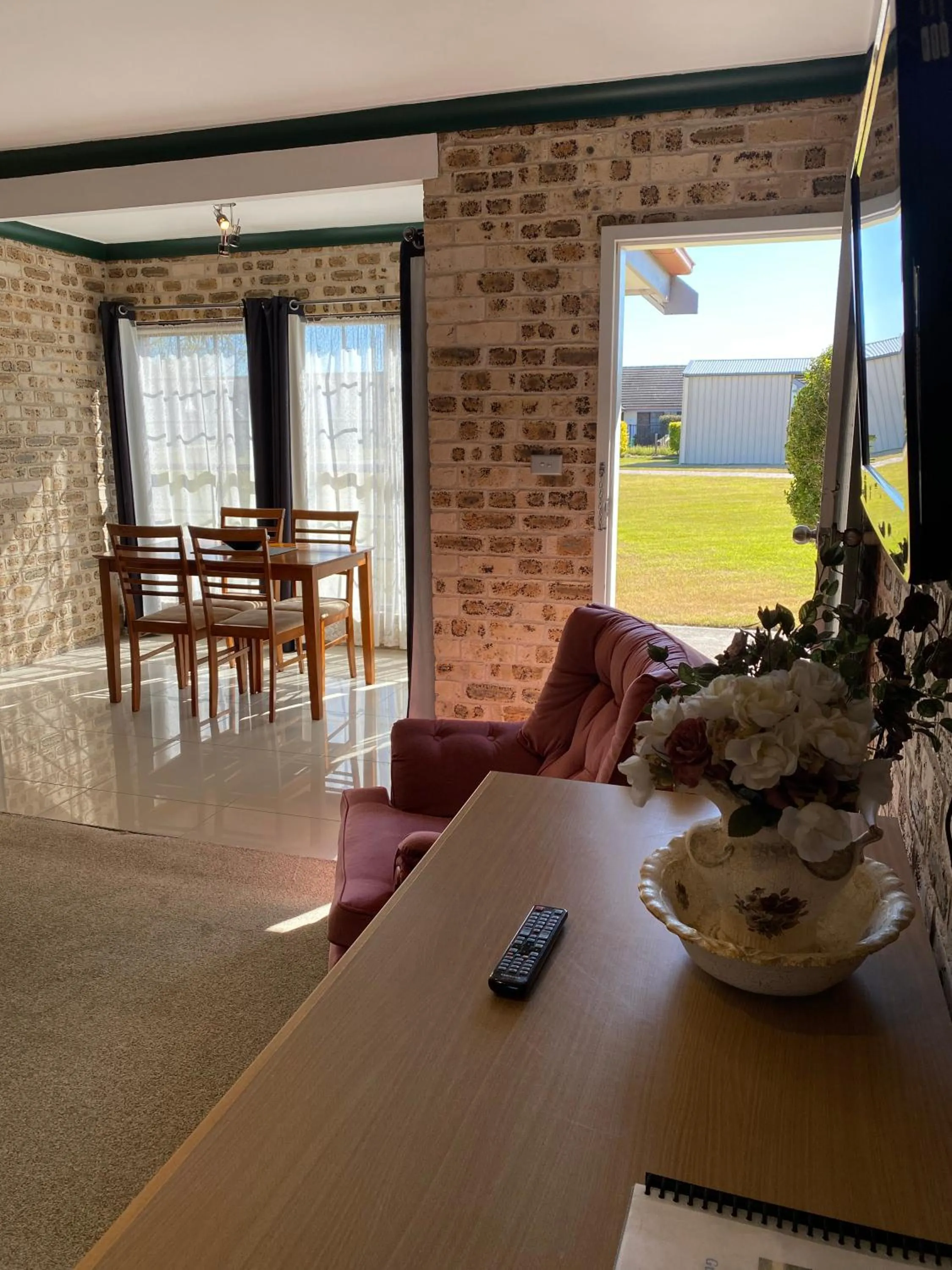 Dining area in Sir Francis Drake